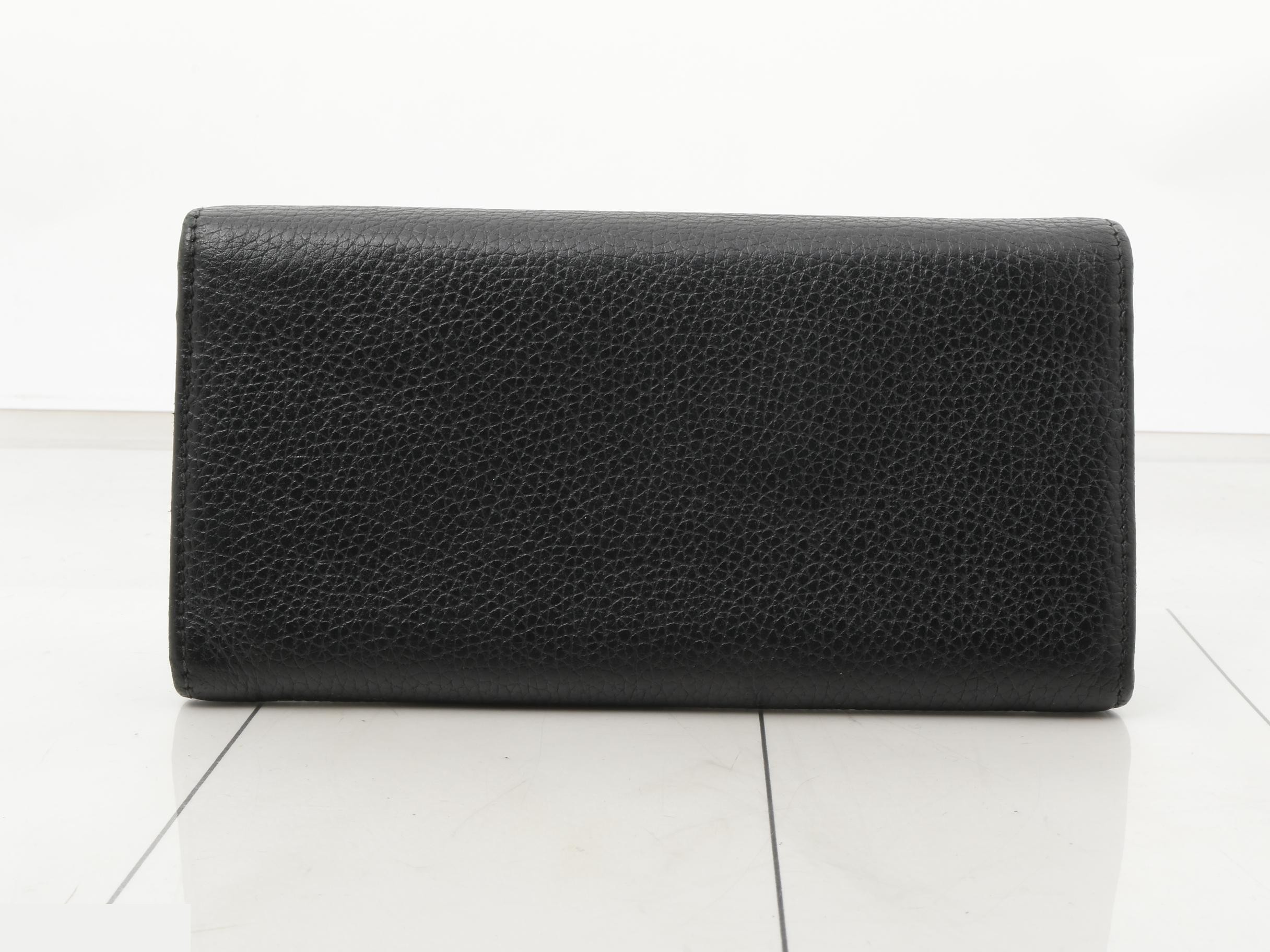 wallet — view 2