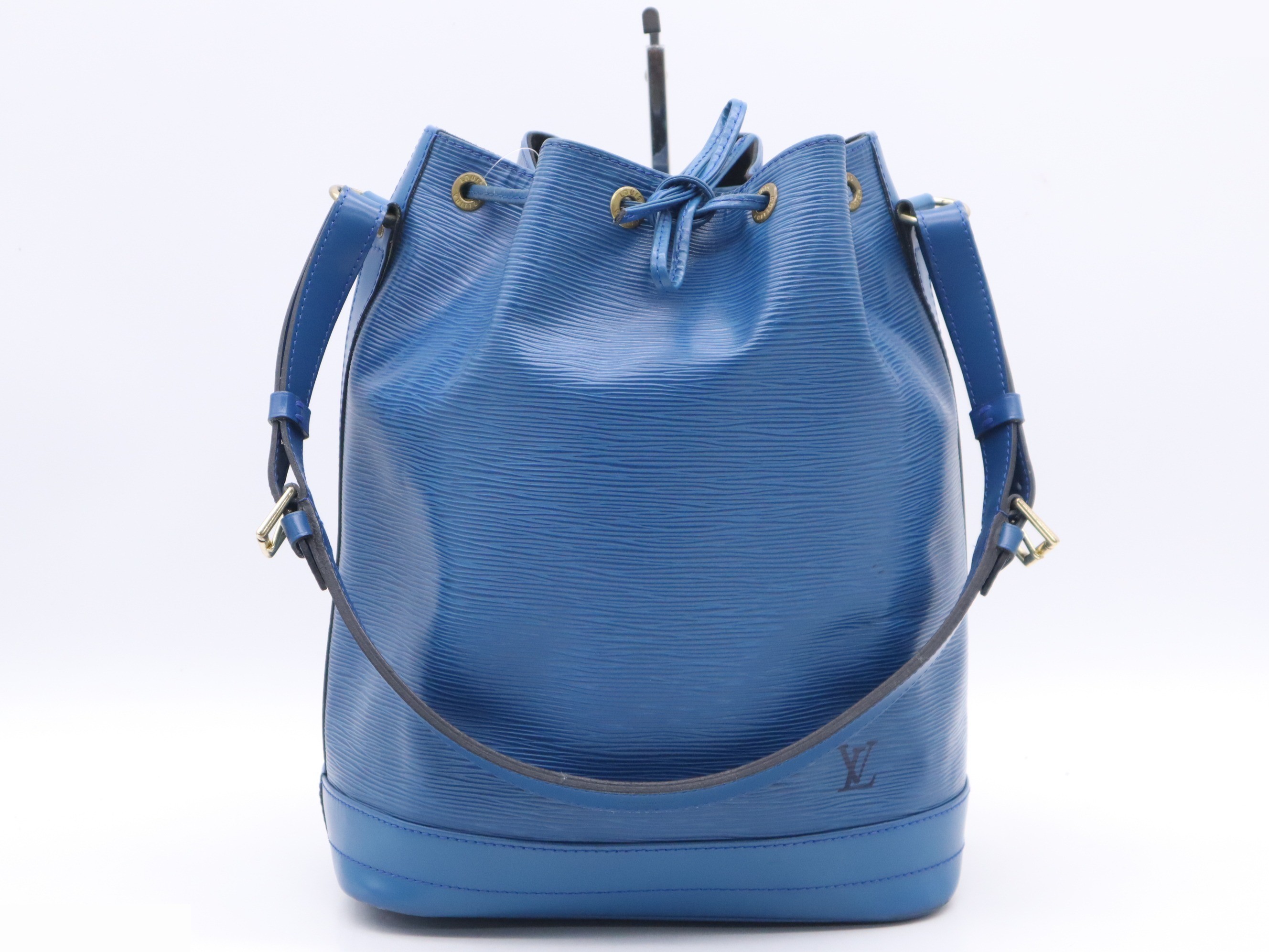 Noé Toledo Blue