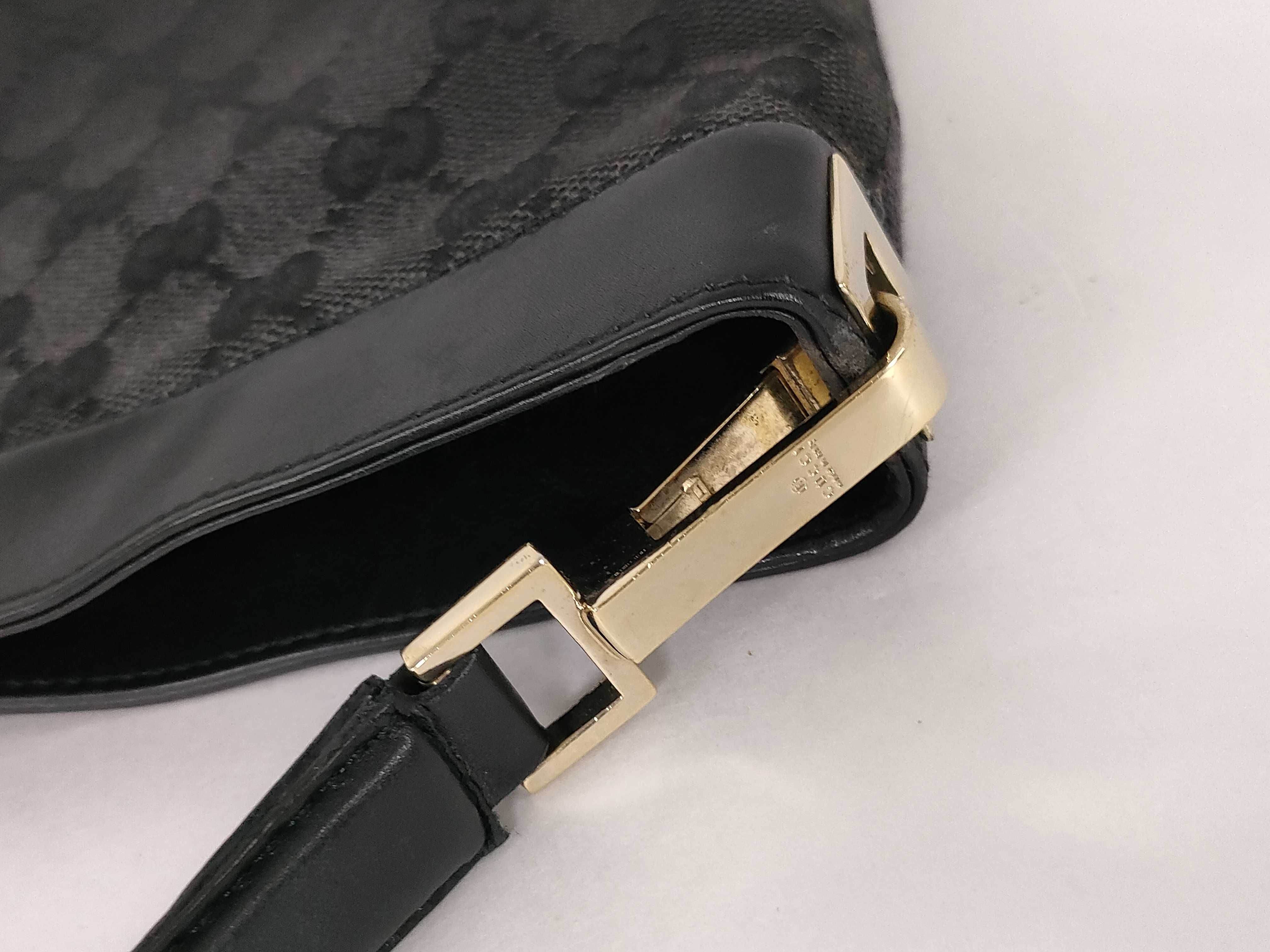 GG Canvas 200047 One-Shoulder GG Canvas Shoulder Bag — view 5