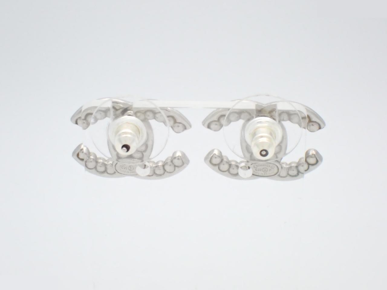 Coco Mark Rhinestone F Pearl Earrings (with comment) — view 2
