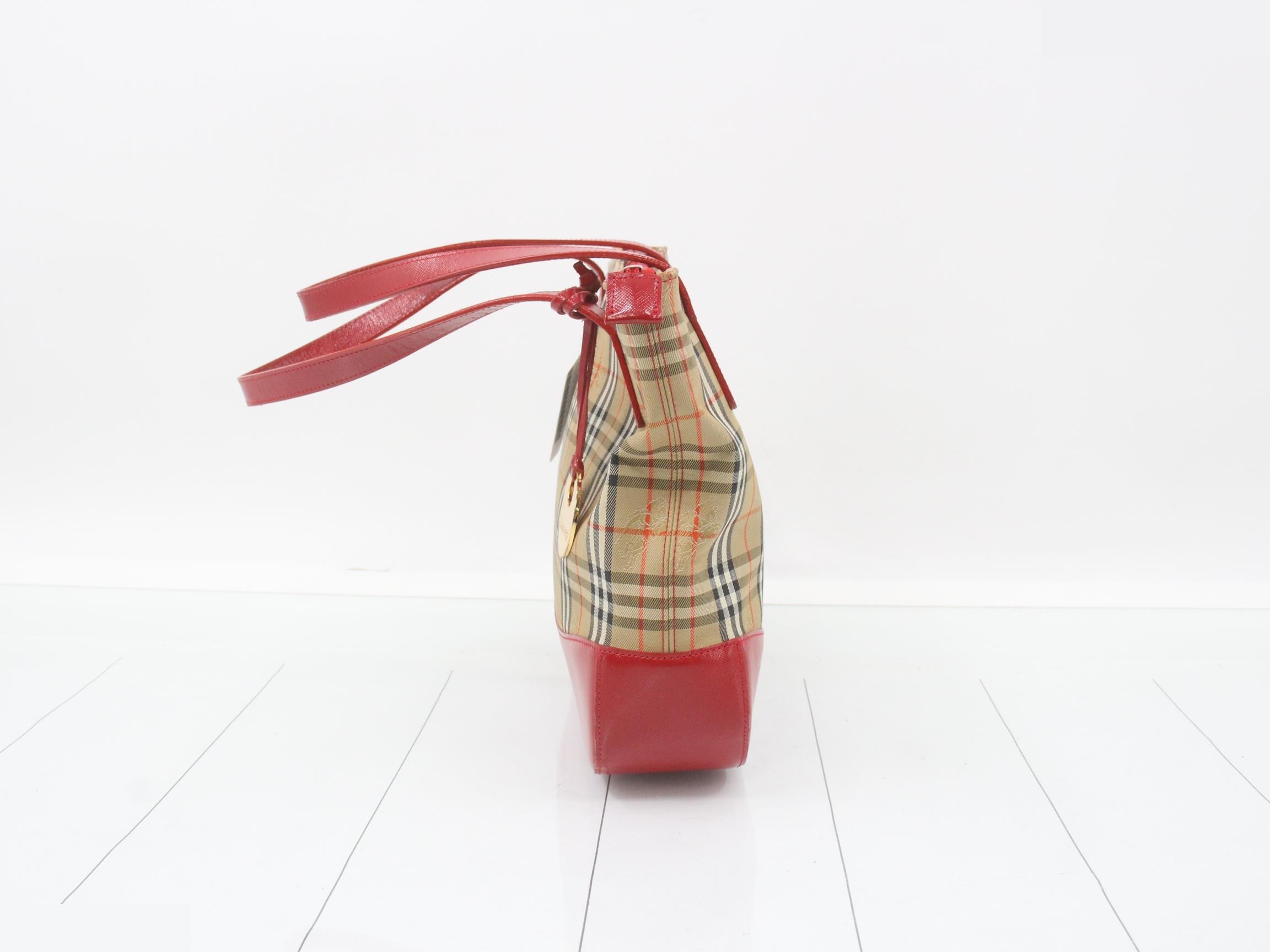 Nova check tote bag with logo charm — view 3