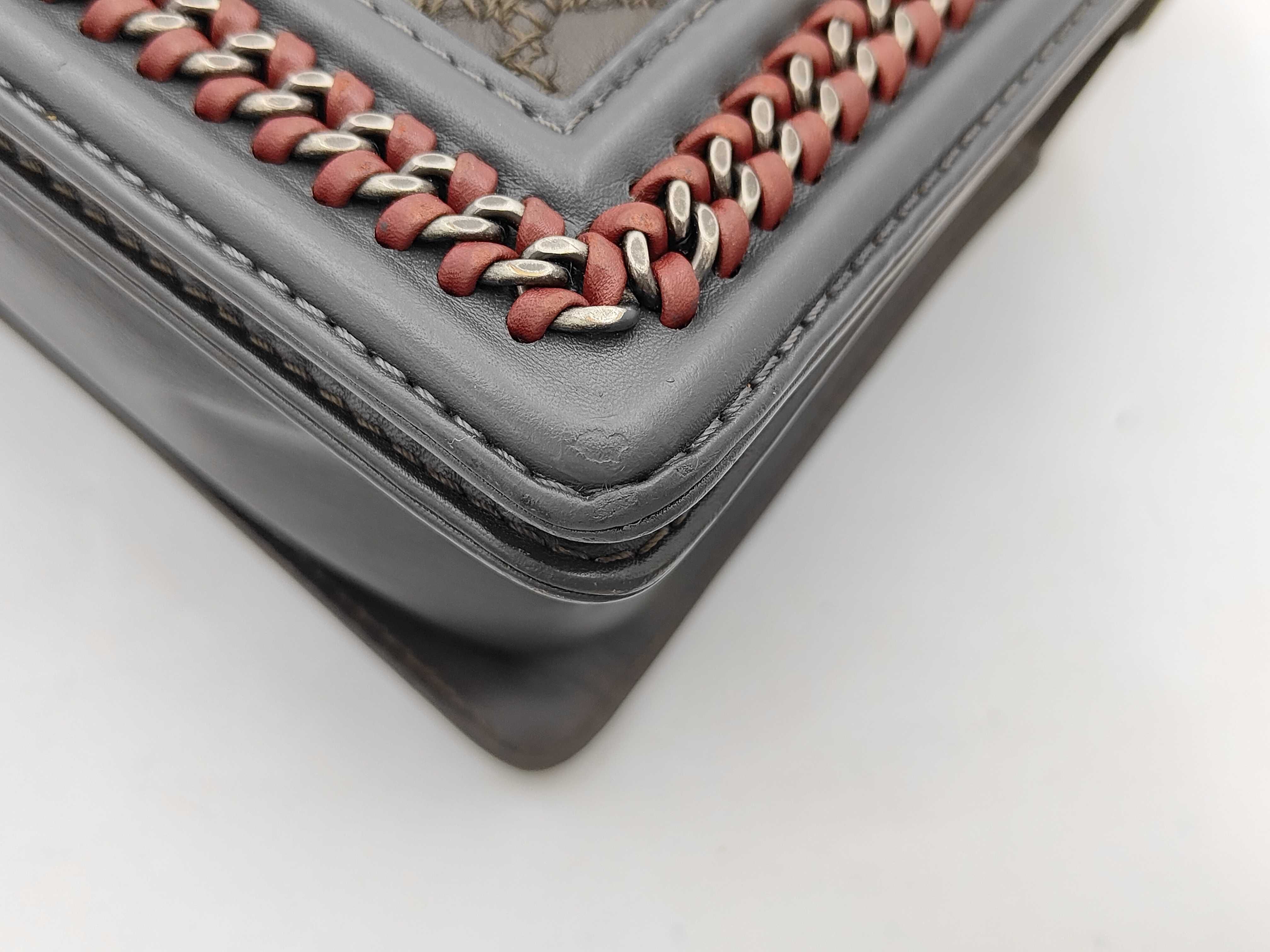 Boy Chanel gray shoulder bag — view 3
