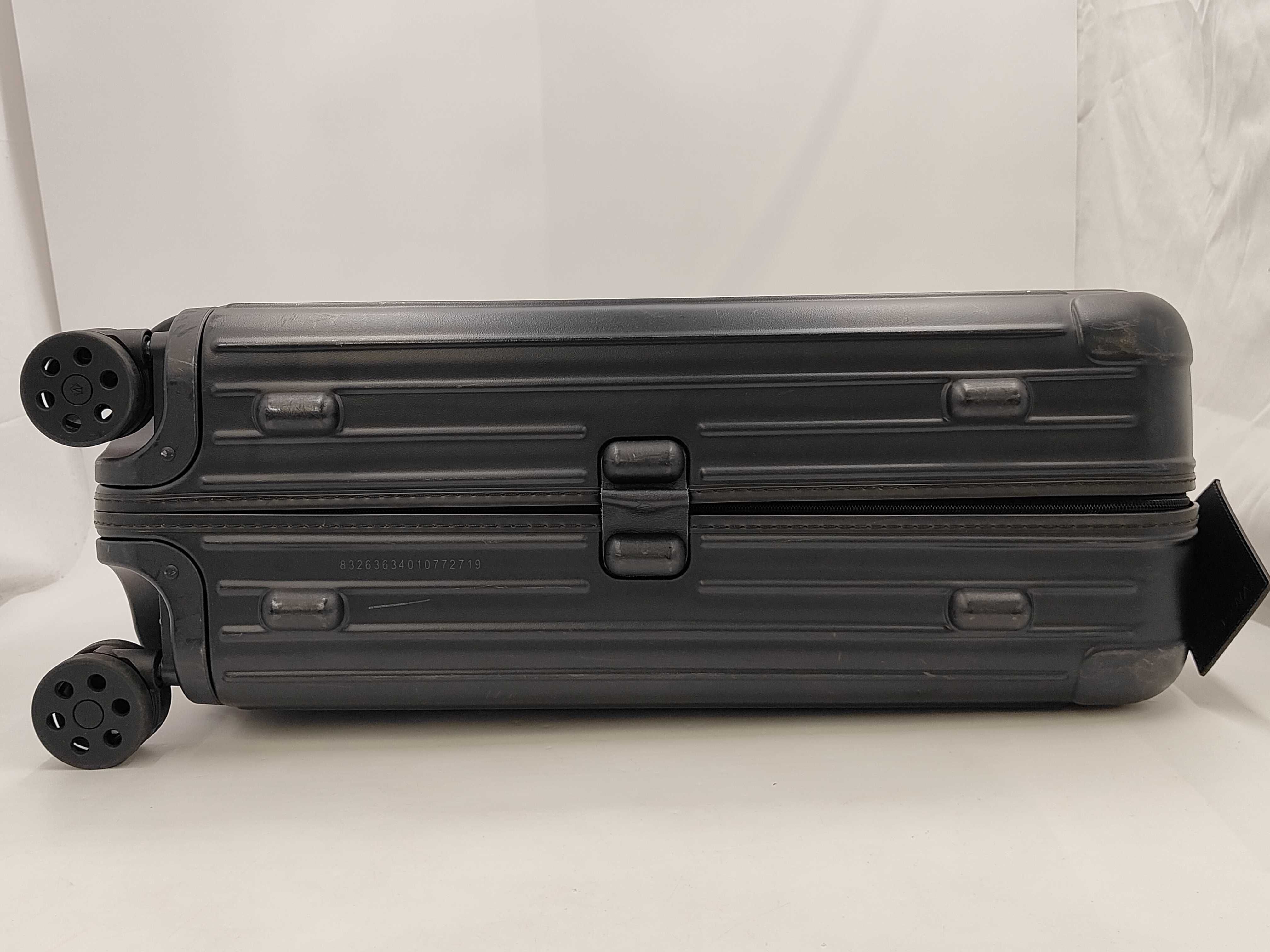 Essential Check-in M Polycarbonate Black Carry-on Suitcase/Carry-on Bag — view 7