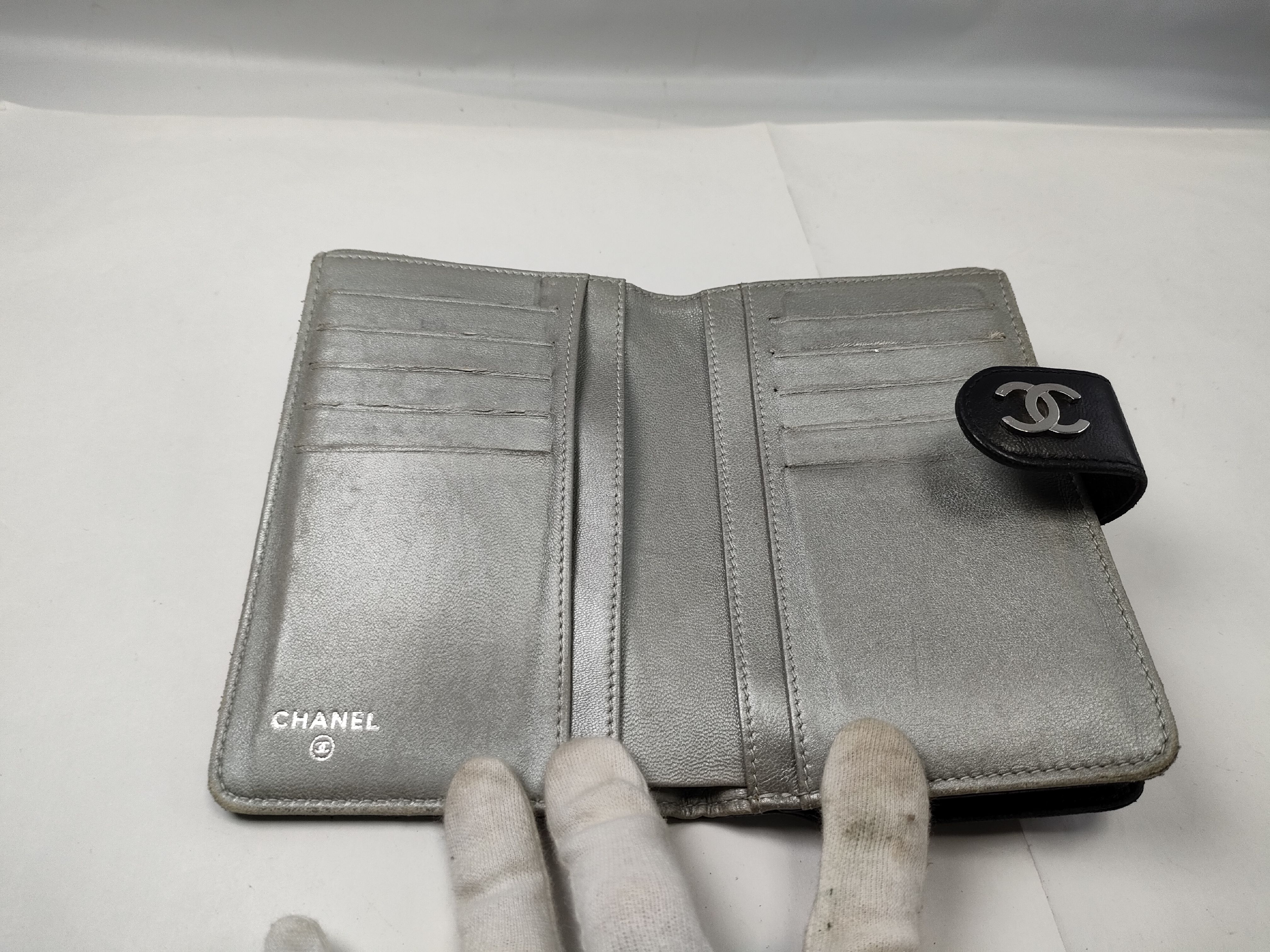 Black Lambskin Camellia Wallet (Serial Number 16) — view 9
