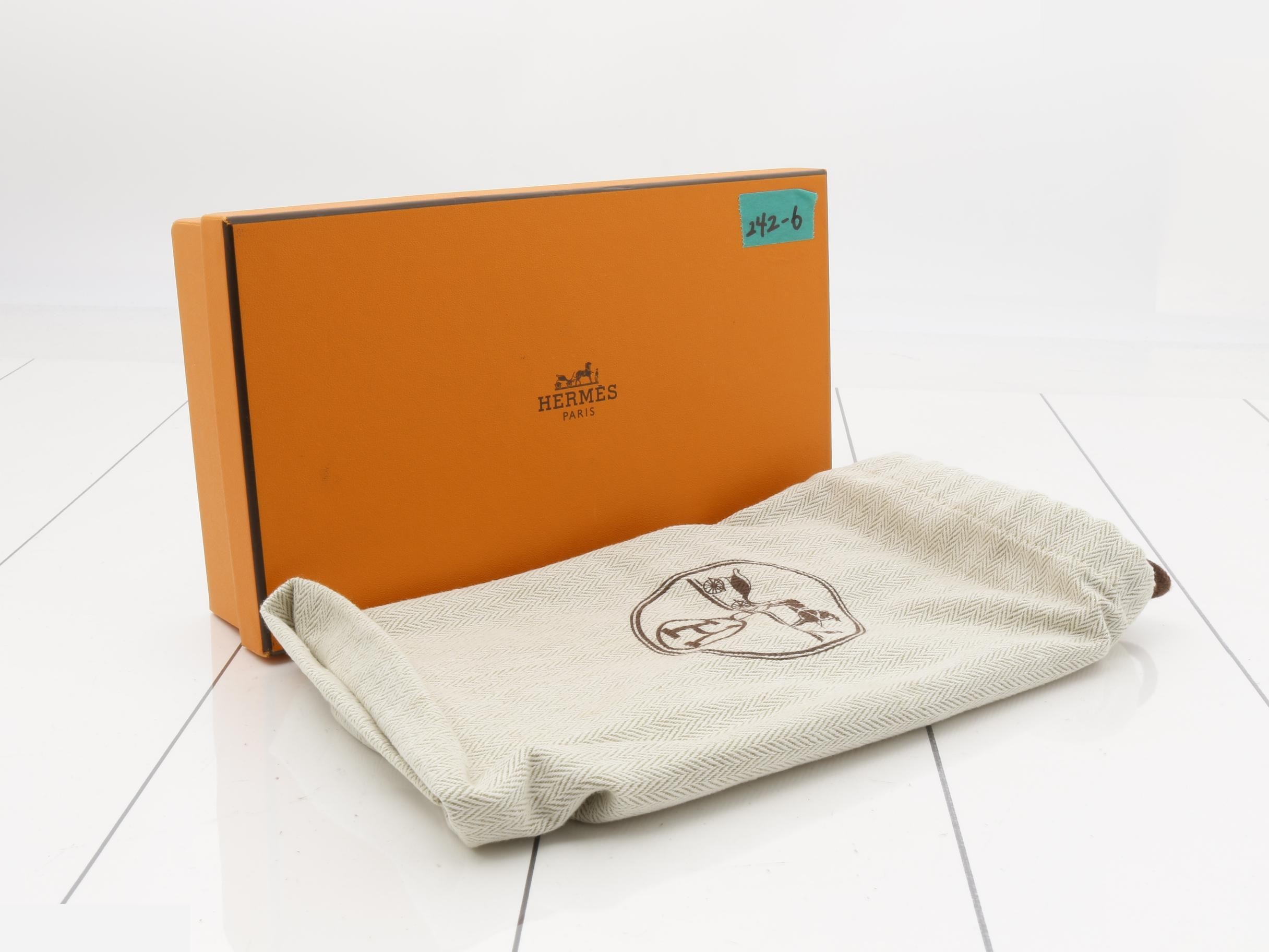 Kelly Wallet, Bi-fold Long Wallet, Q Stamp — view 5