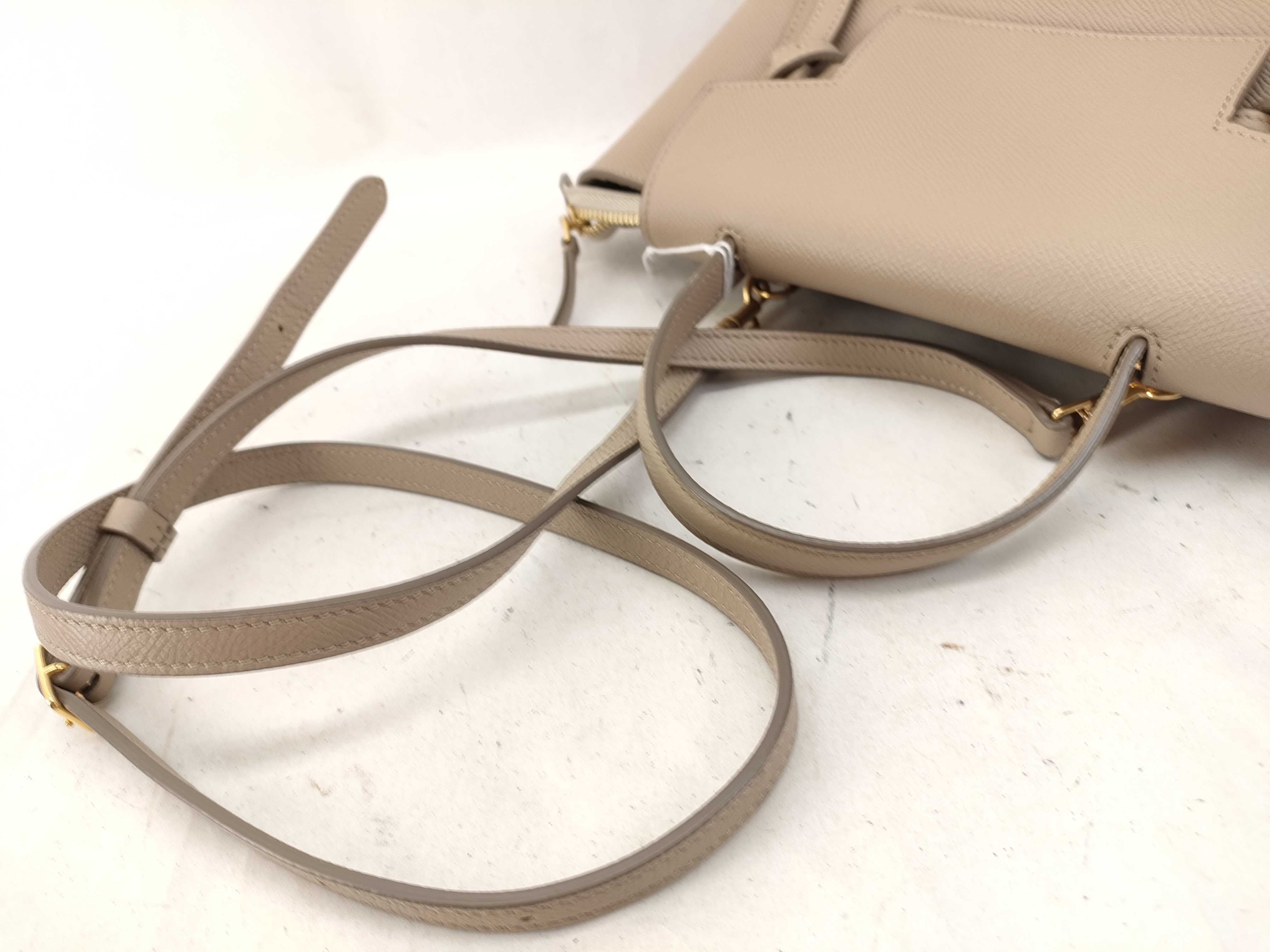 FR- Belt Bag Nano grey Leather 2-Way Handbag Shoulder Bag — view 3