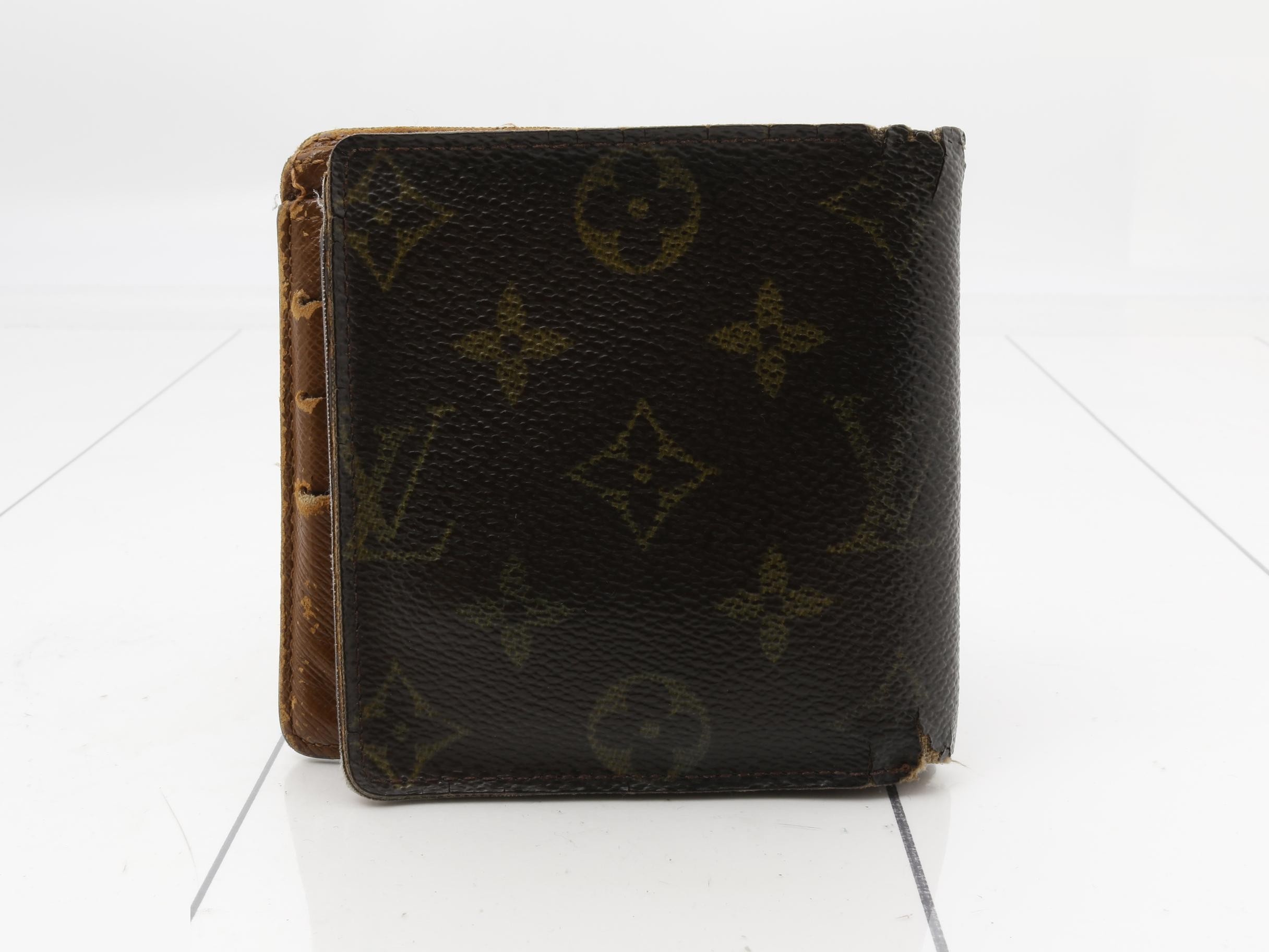 M61675 Monogram Portefeuille Marco Compact Bi-fold Wallet — view 2