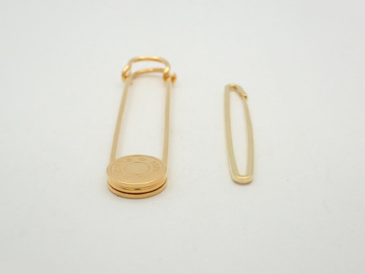 brooch — view 3