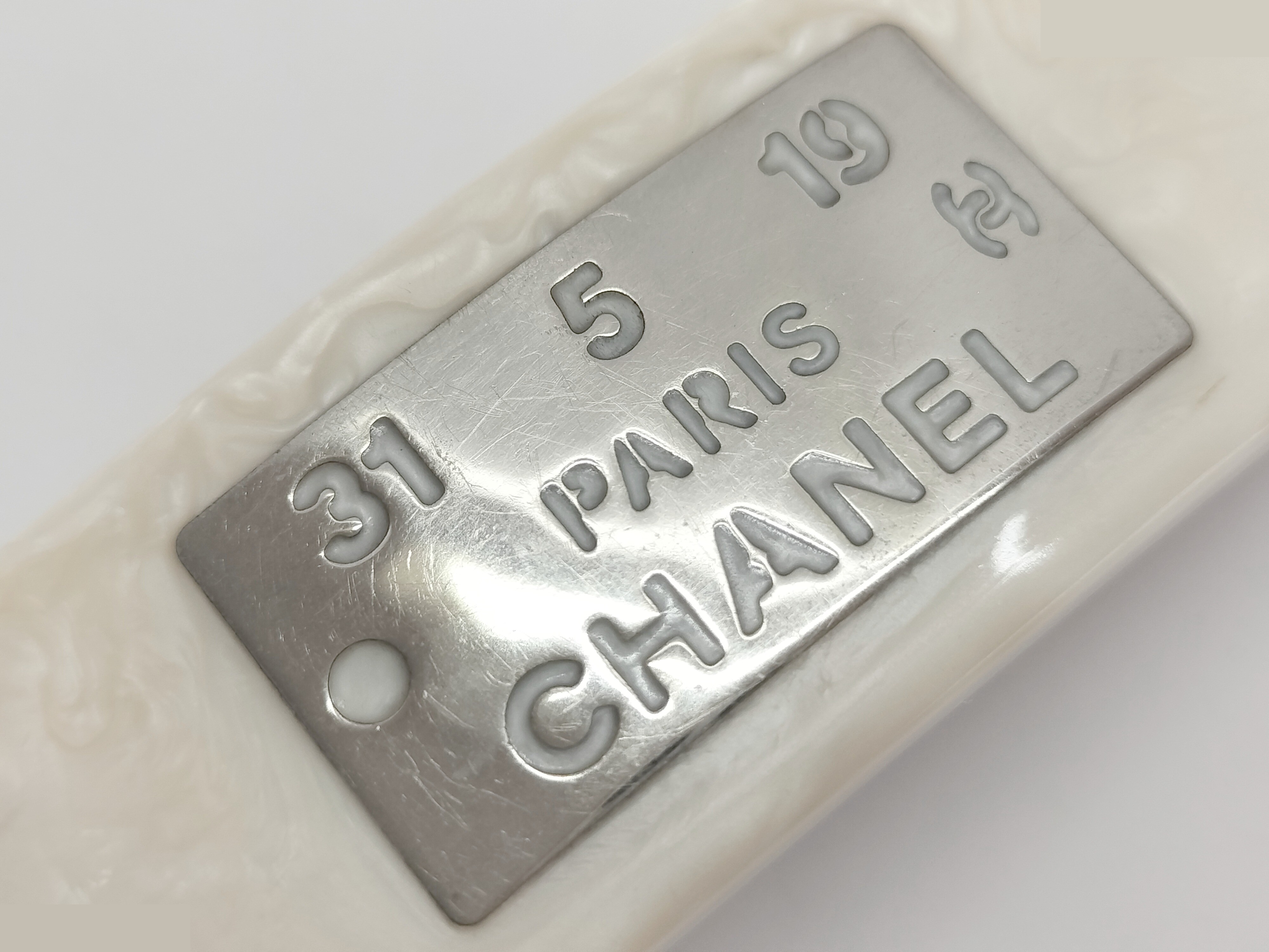 Logo plate barrette — view 5