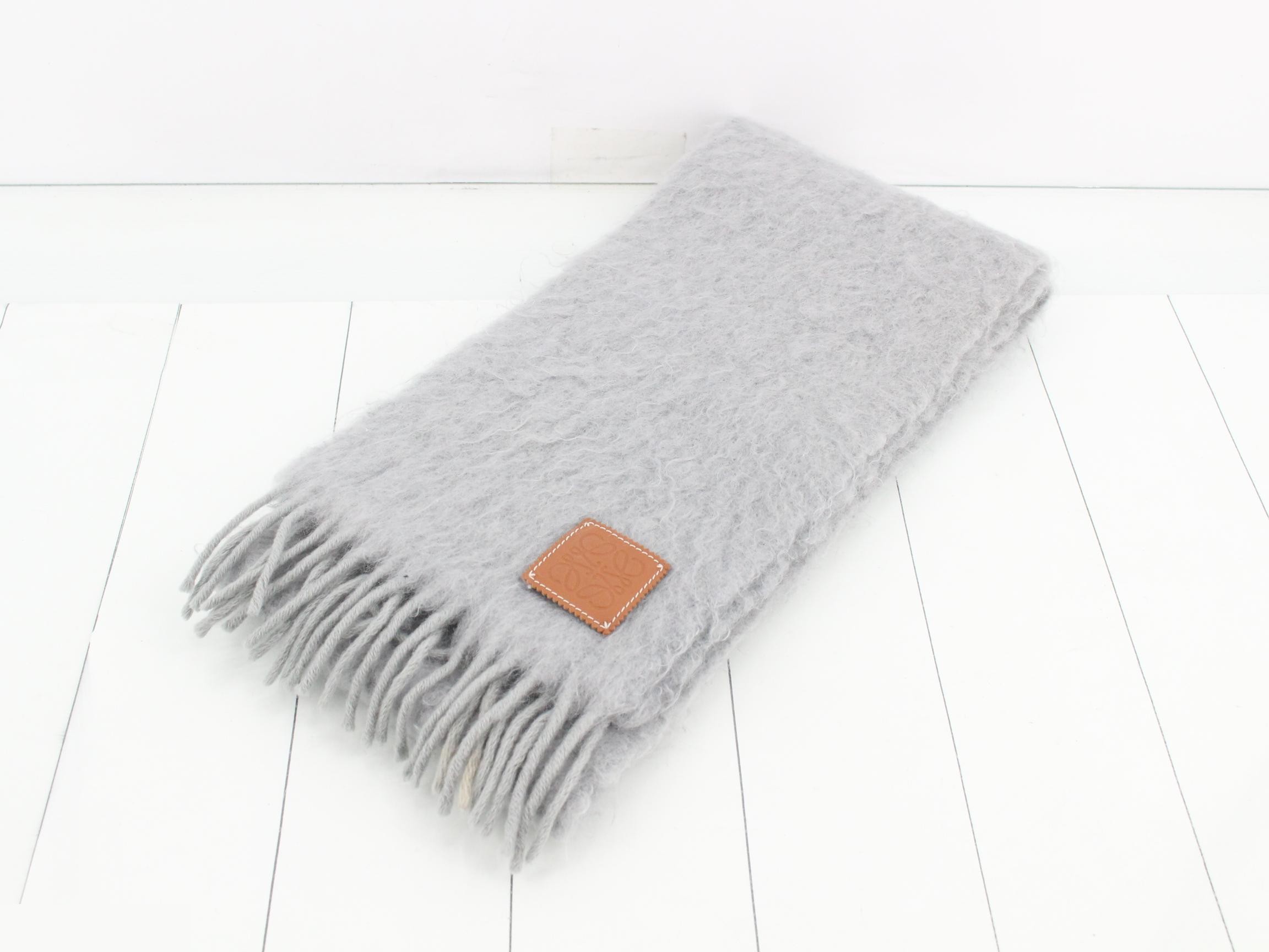Logo patch scarf, gray