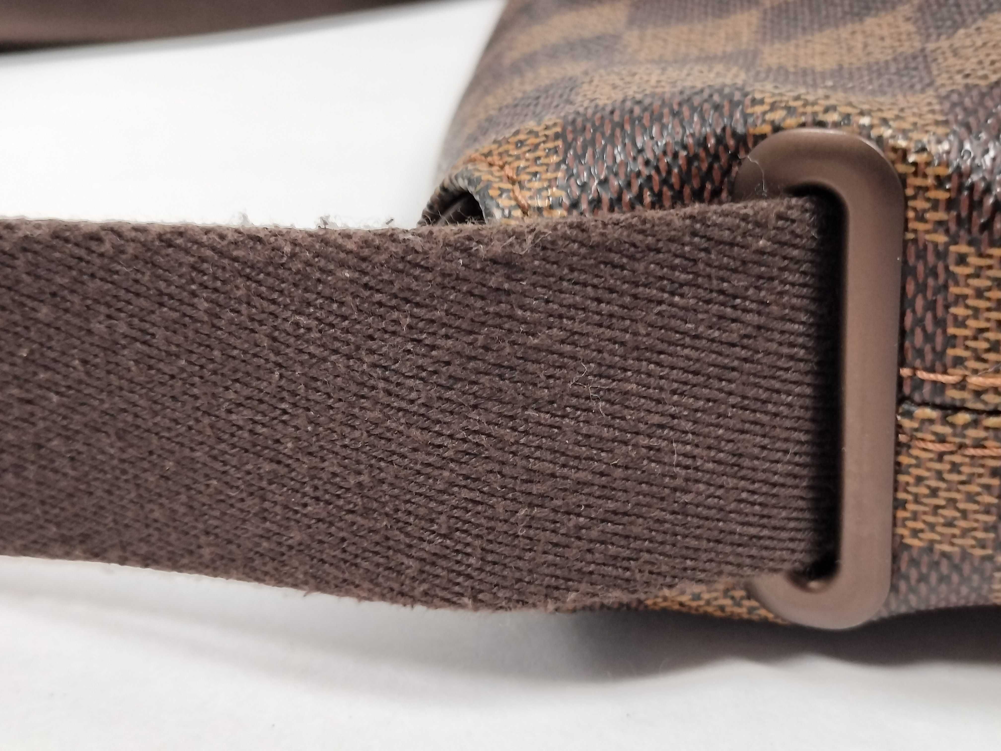 Damier Brooklyn PM N51210 Shoulder Bag (Brown) — view 5