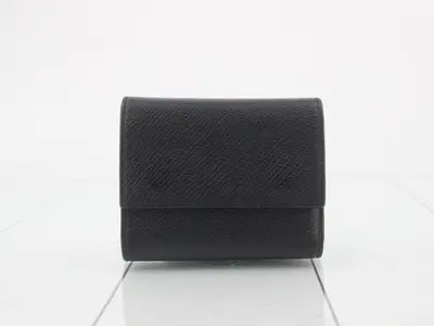 Leather trifold wallet, black