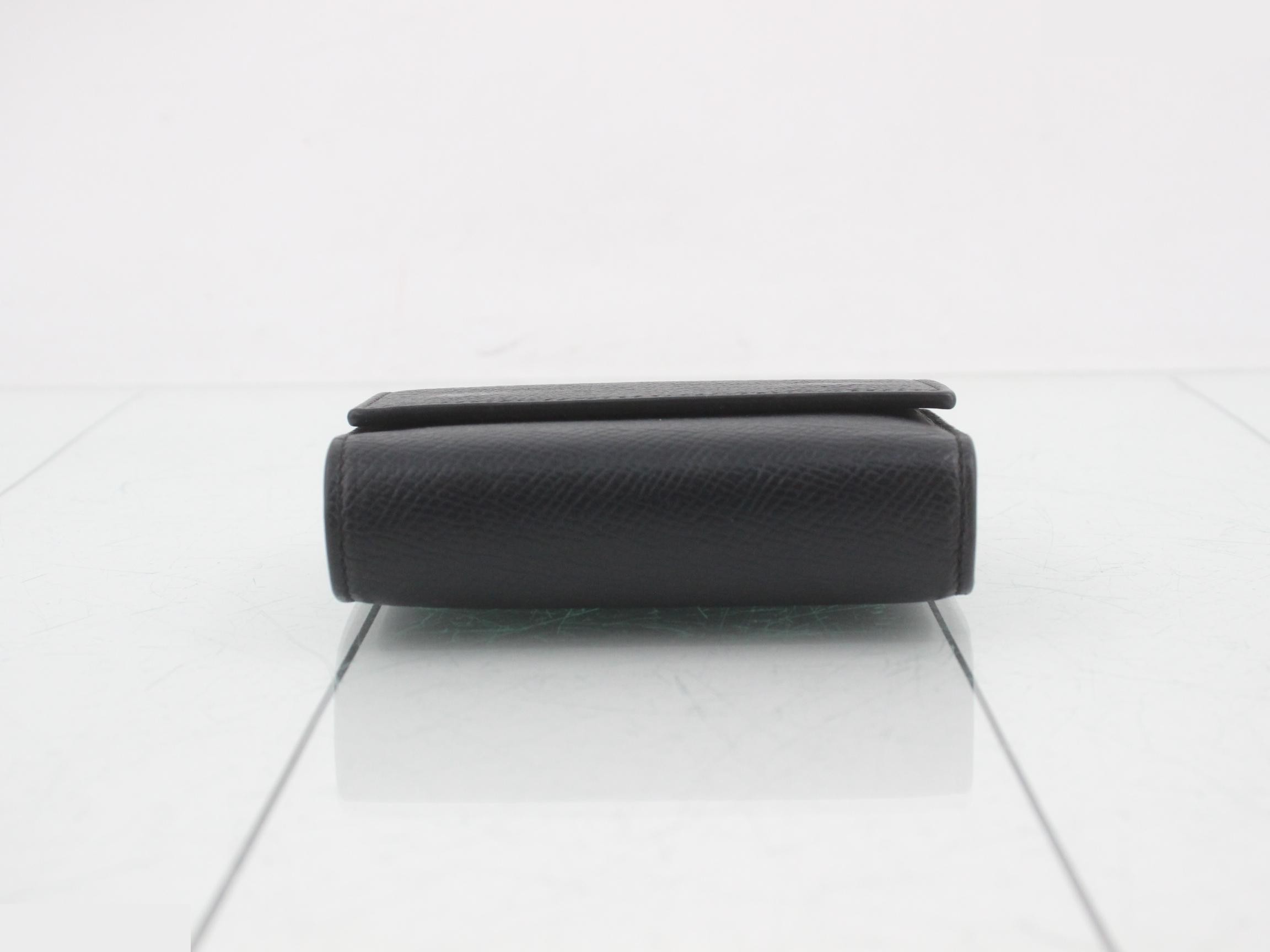 Leather trifold wallet, black — view 3