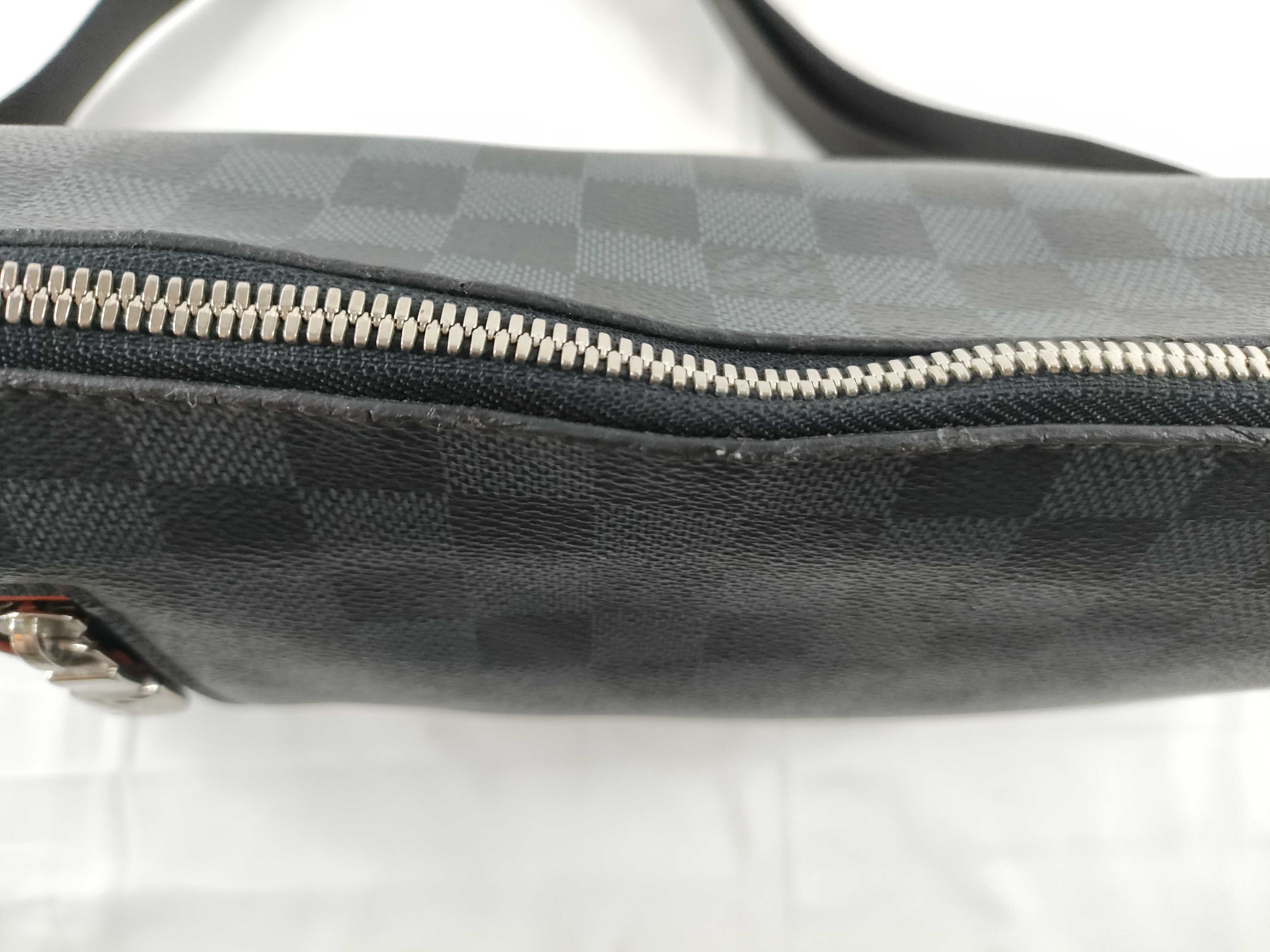 Damier Cobalt Discovery N40159 Shoulder Bag — view 9