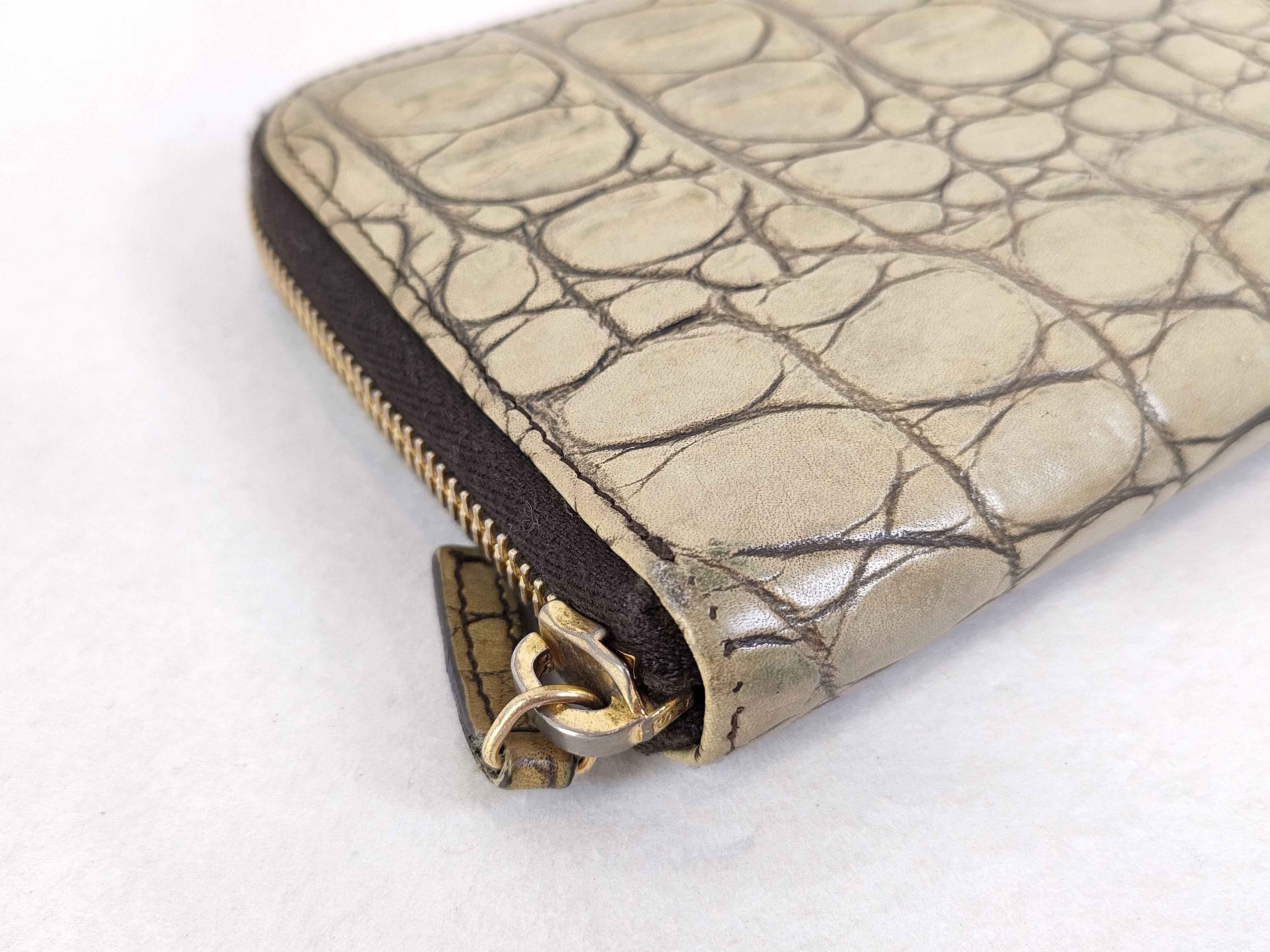 leather embossed round zipper wallet — view 3