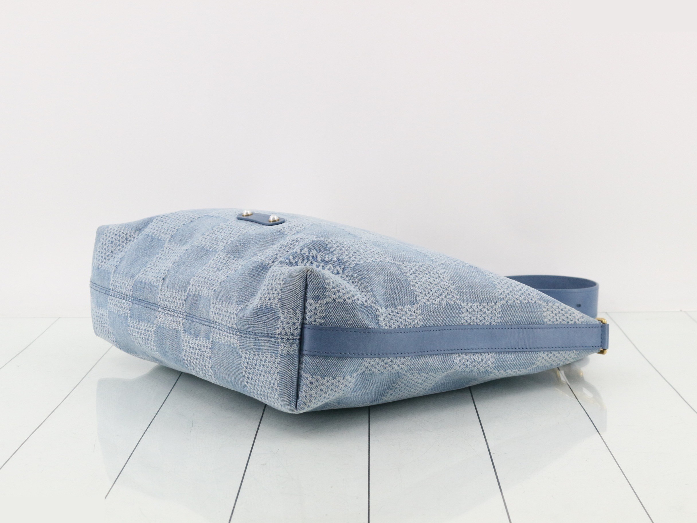 Damier Denim 3D Vagabond Bobo Shoulder Bag — view 6