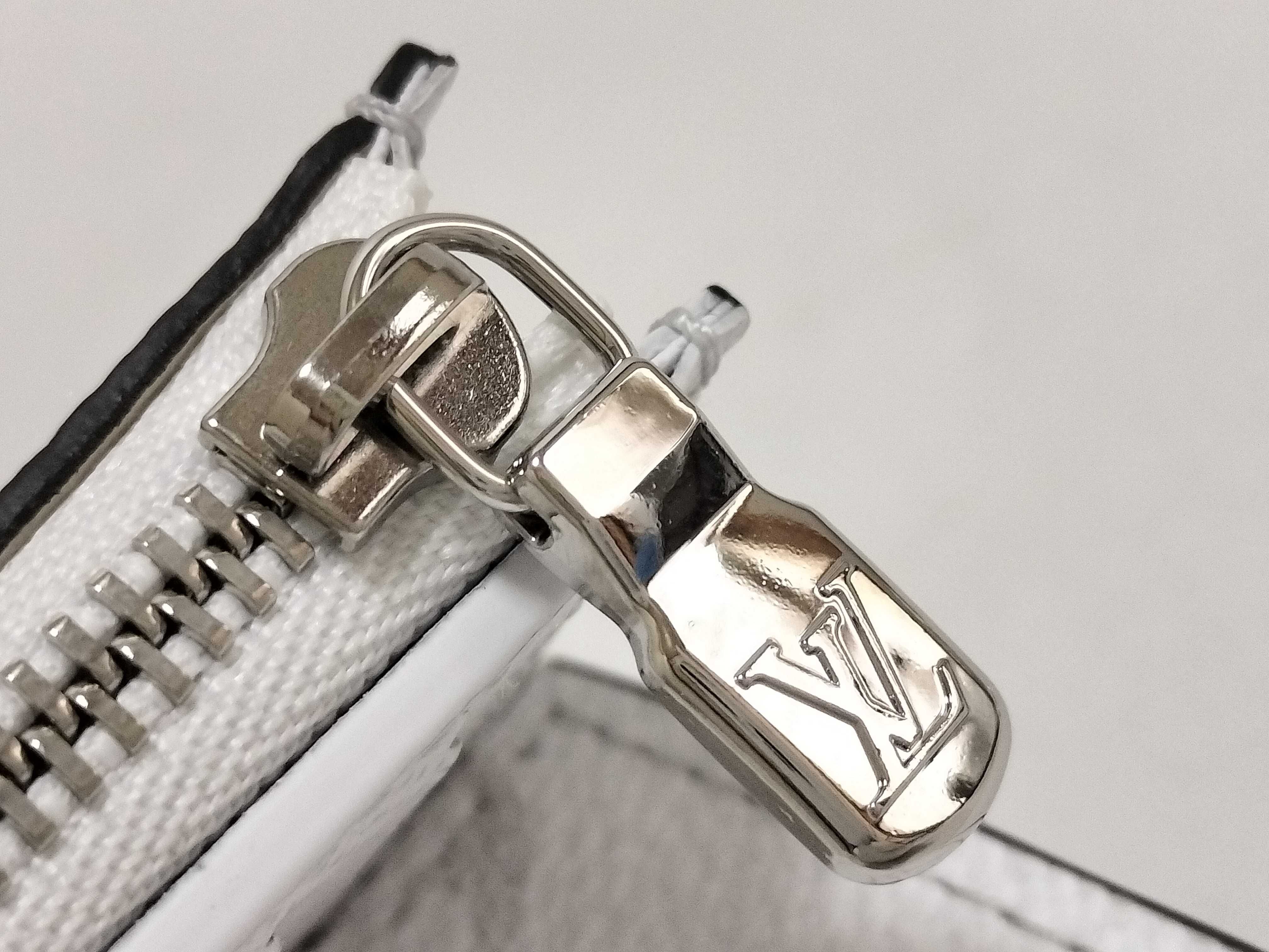 M28069 Taigarama Victor Wallet — view 11