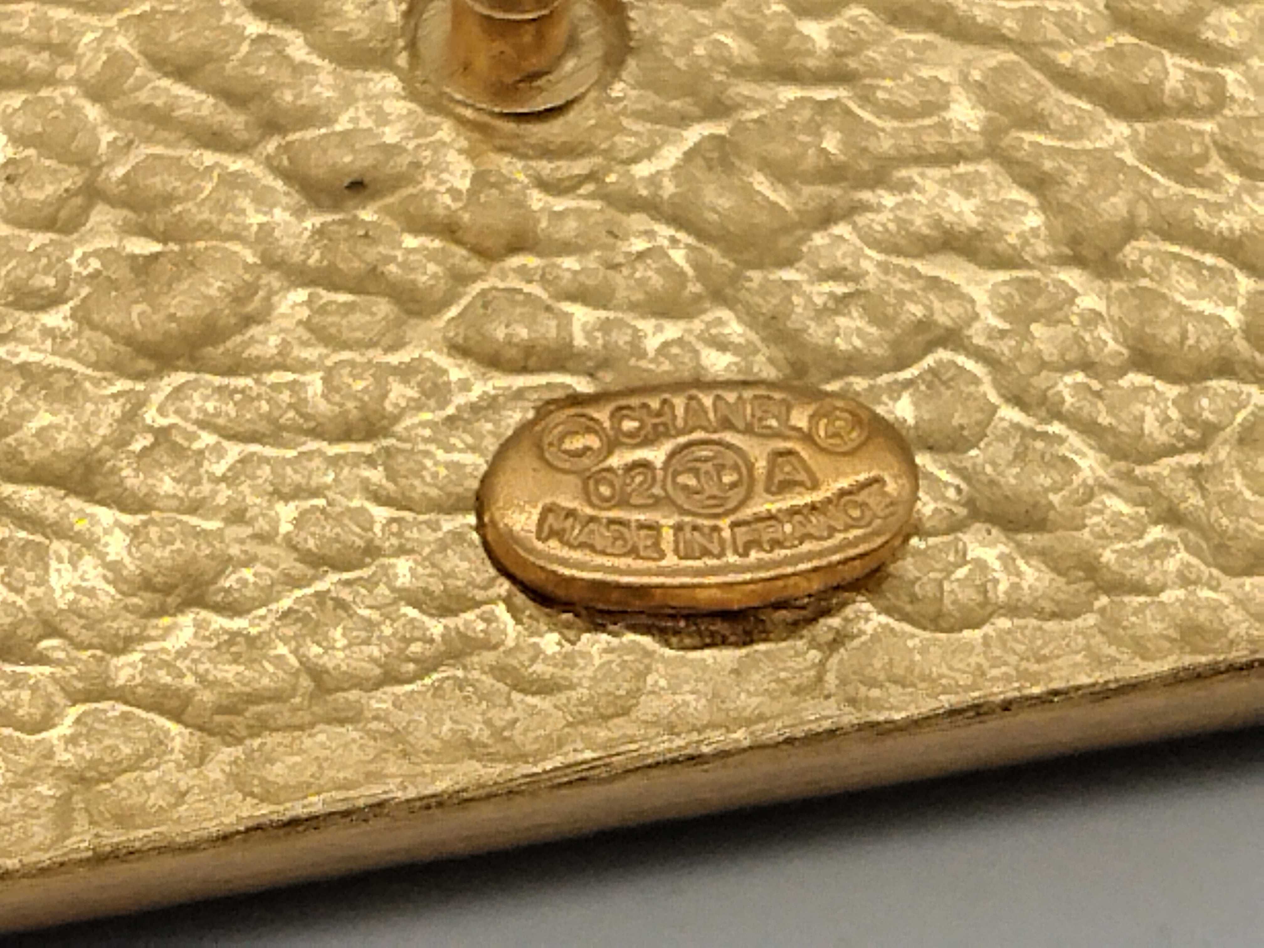 02A Faux Pearl Bag Brooch — view 8