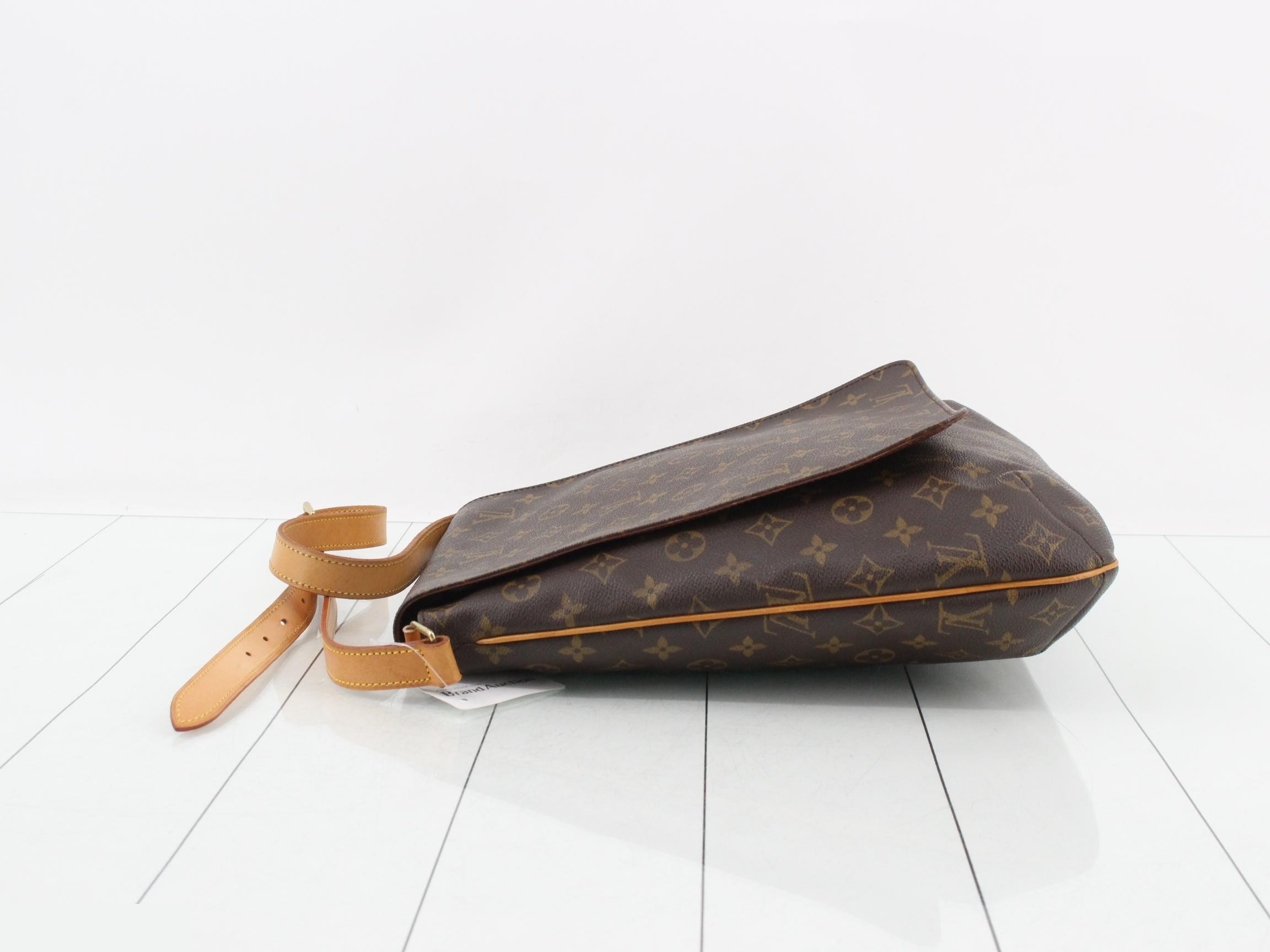 Musette — view 4