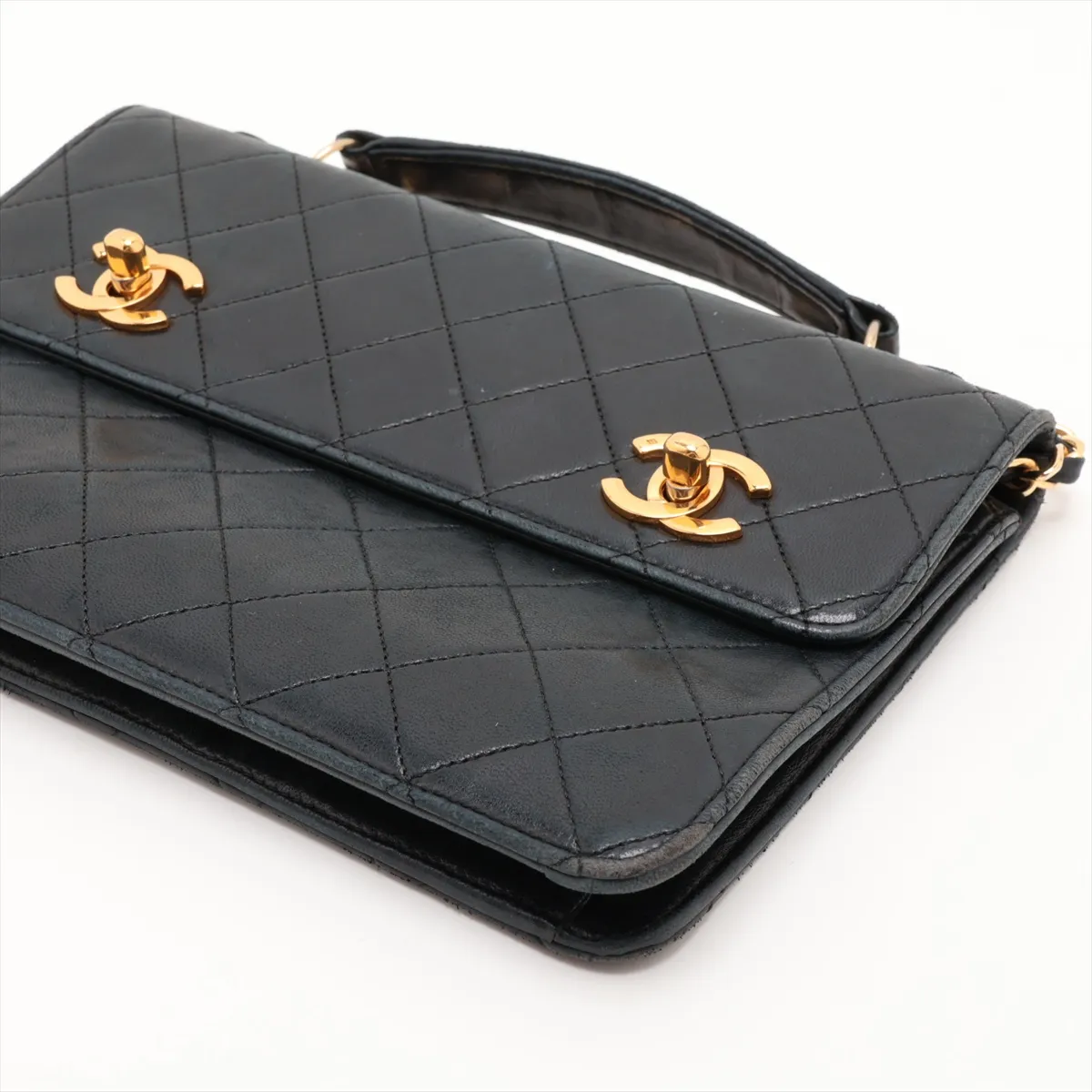 [Individually packaged] Chanel Matelassé Lambskin 2-Way Shoulder Bag, Black with Gold Hardware, 1811916, Unit 1 — view 3