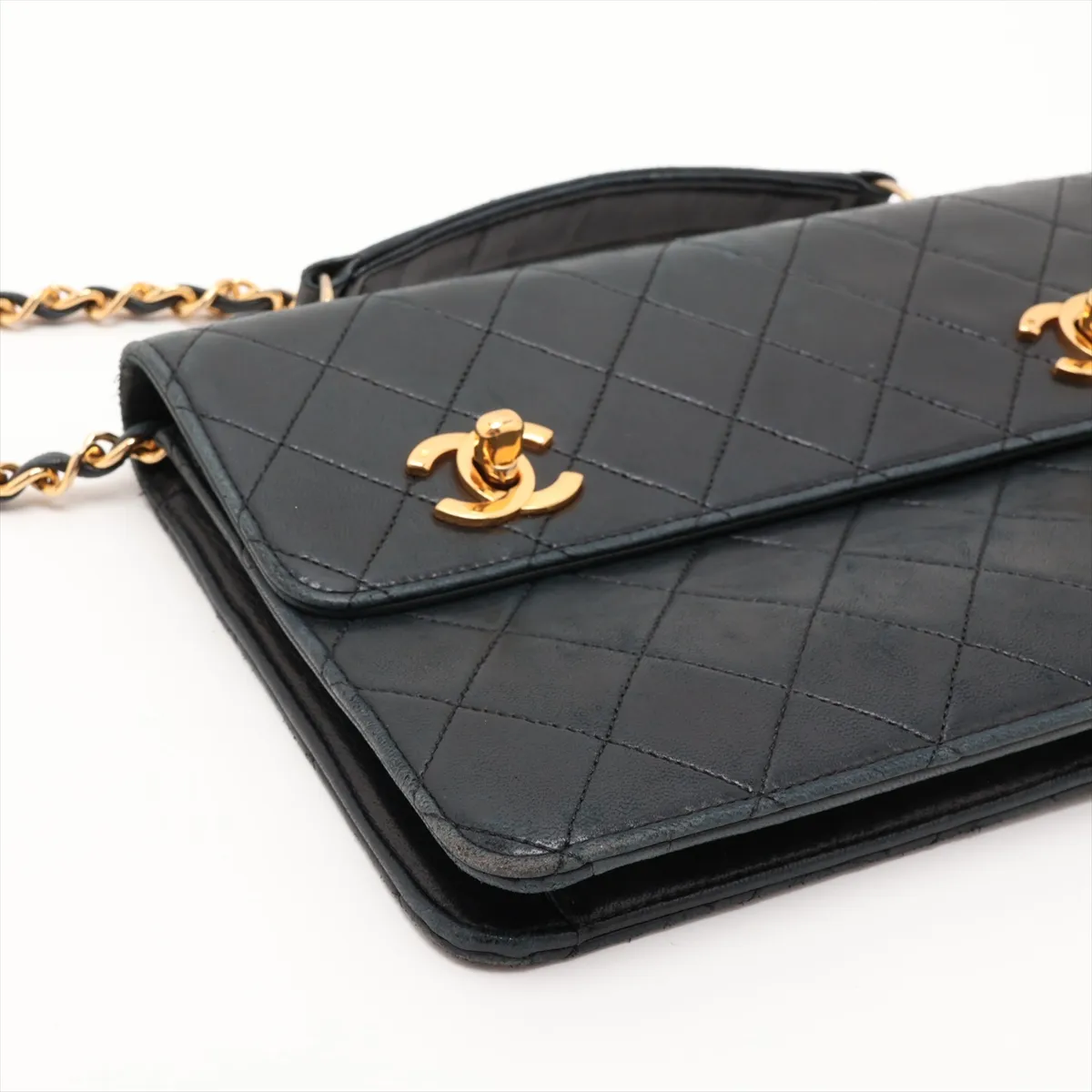 [Individually packaged] Chanel Matelassé Lambskin 2-Way Shoulder Bag, Black with Gold Hardware, 1811916, Unit 1 — view 4