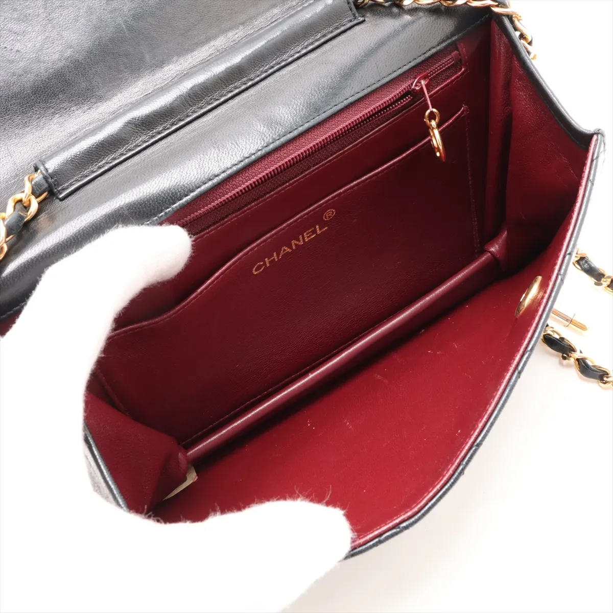 [Individually packaged] Chanel Matelassé Lambskin 2-Way Shoulder Bag, Black with Gold Hardware, 1811916, Unit 1 — view 6