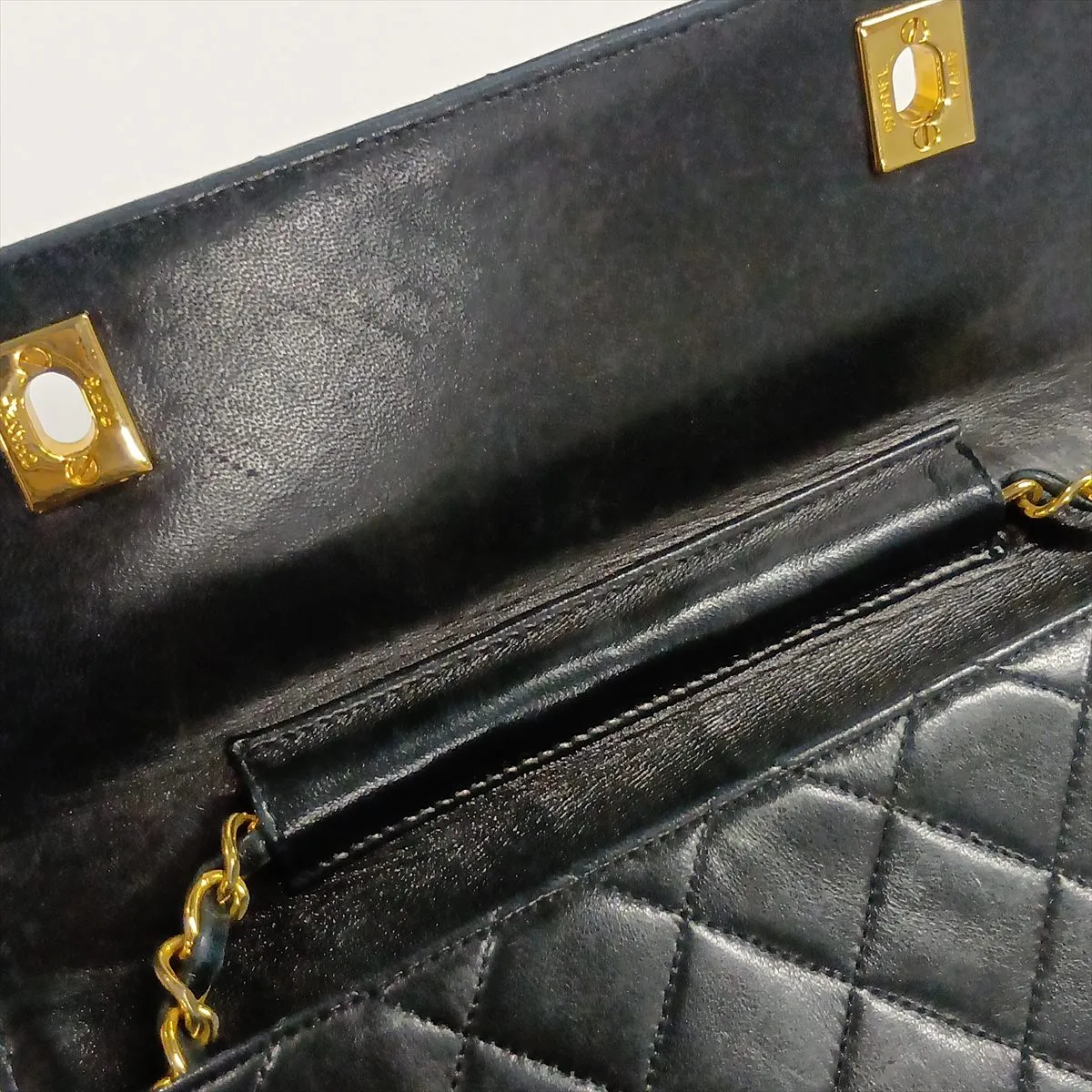 [Individually packaged] Chanel Matelassé Lambskin 2-Way Shoulder Bag, Black with Gold Hardware, 1811916, Unit 1 — view 9