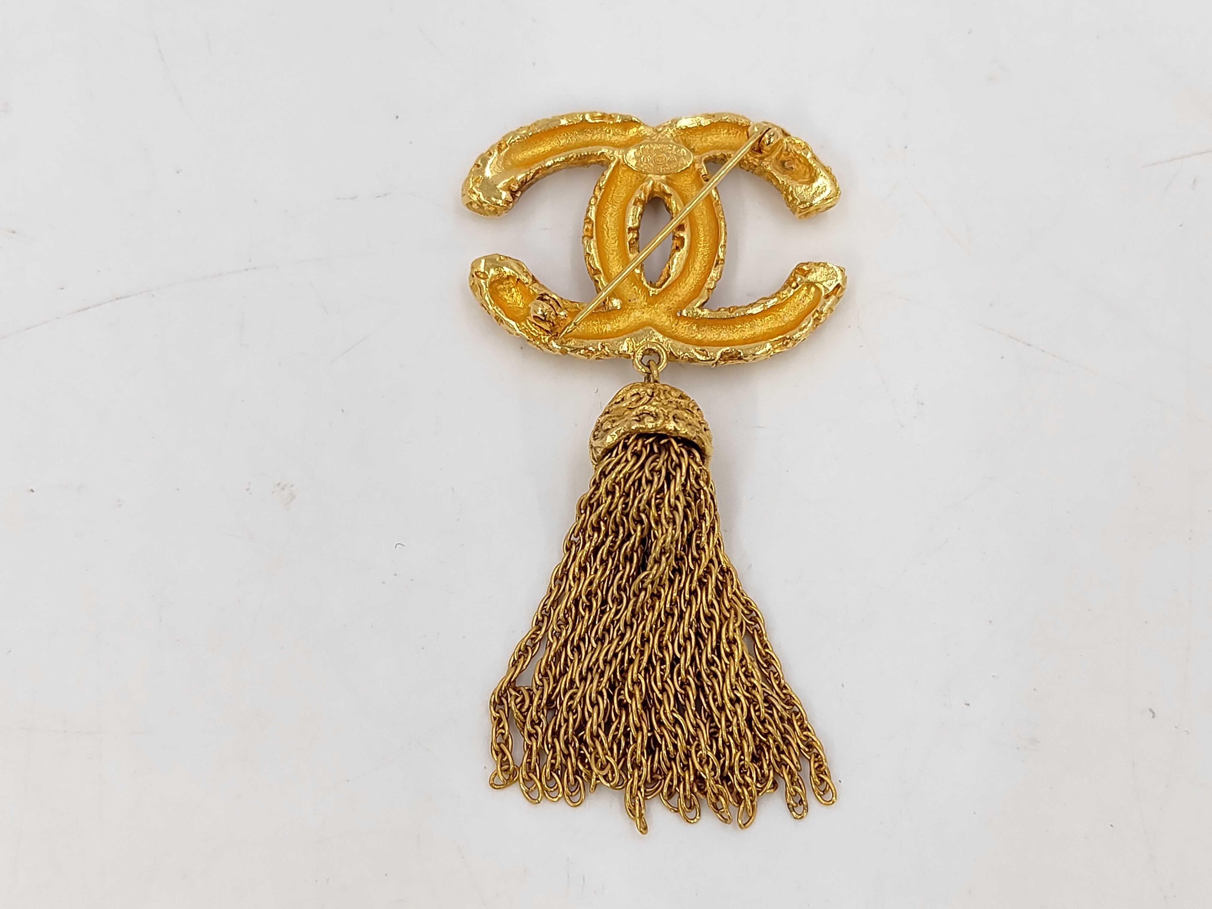 Lava Coco Mark Gold Fringe Brooch 93A — view 2