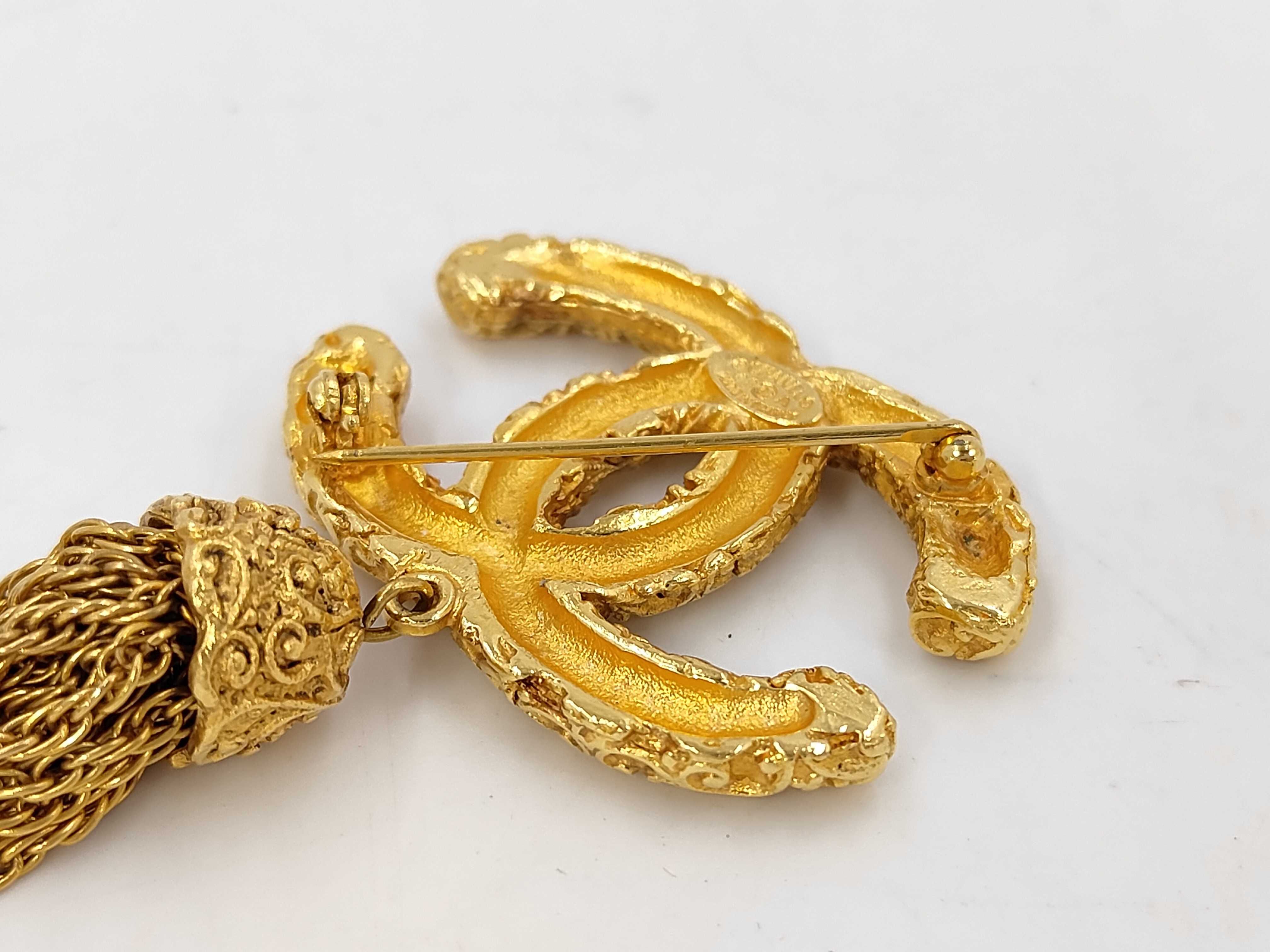Lava Coco Mark Gold Fringe Brooch 93A — view 3