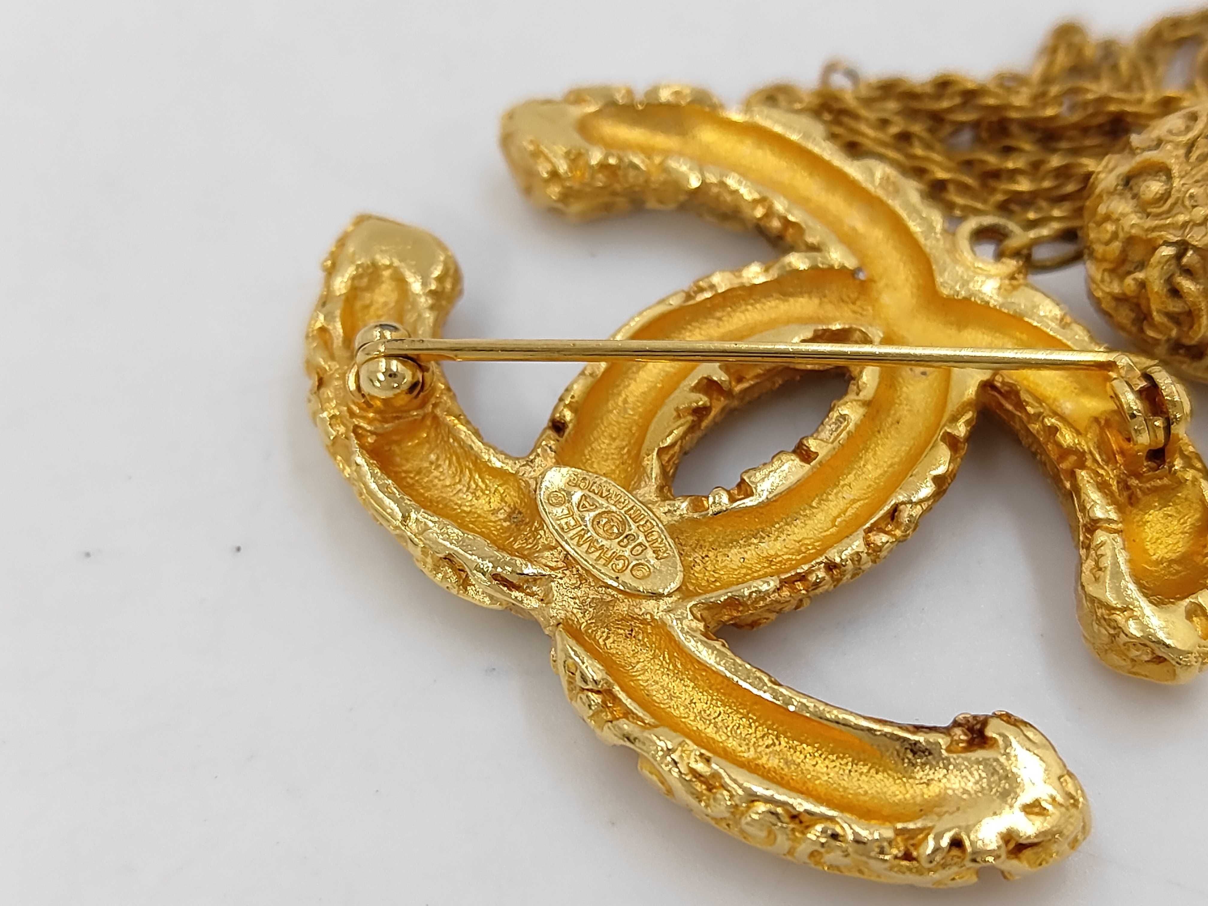 Lava Coco Mark Gold Fringe Brooch 93A — view 4