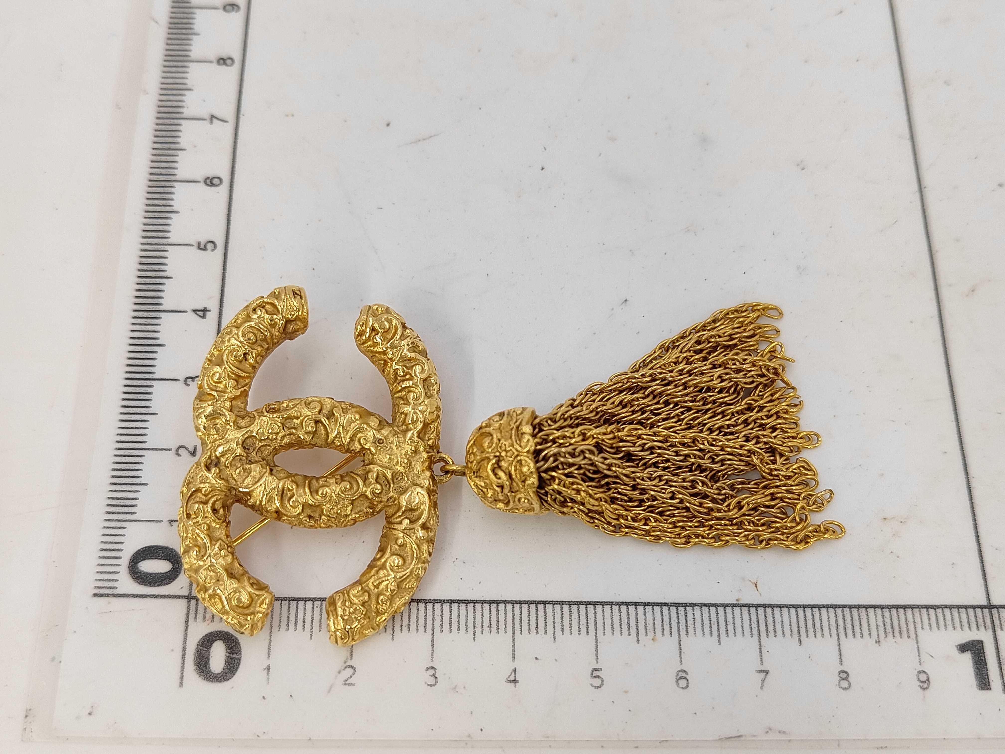 Lava Coco Mark Gold Fringe Brooch 93A — view 6