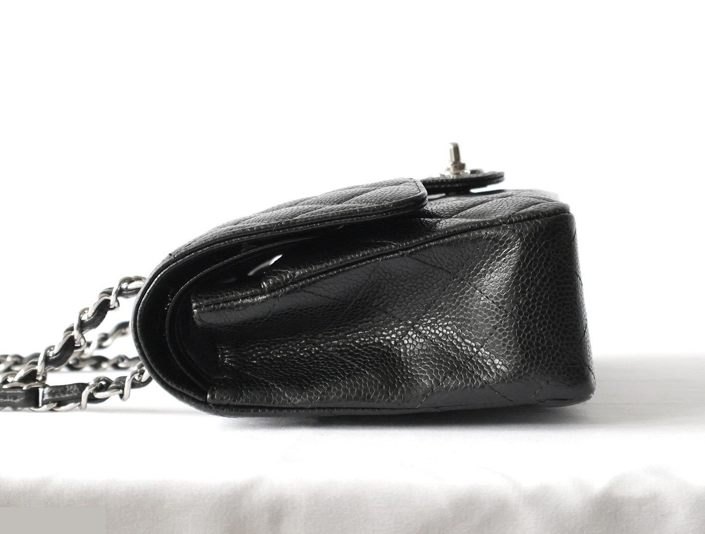 Caviar leather Matelassé 25 Double flap Double chain shoulder bag, black — view 6