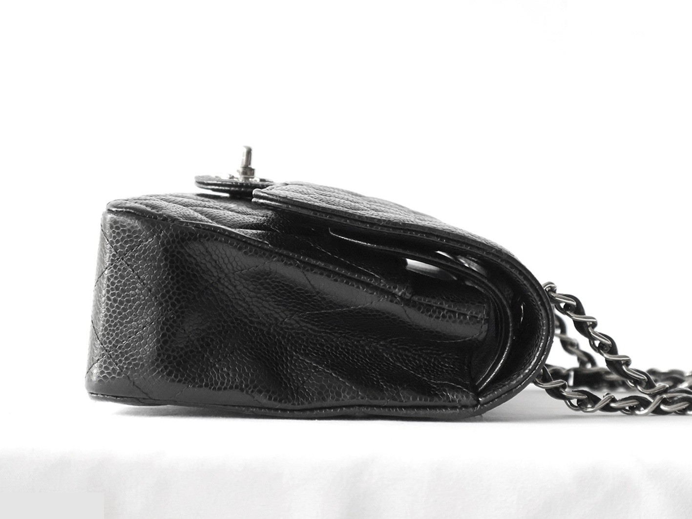 Caviar leather Matelassé 25 Double flap Double chain shoulder bag, black — view 7