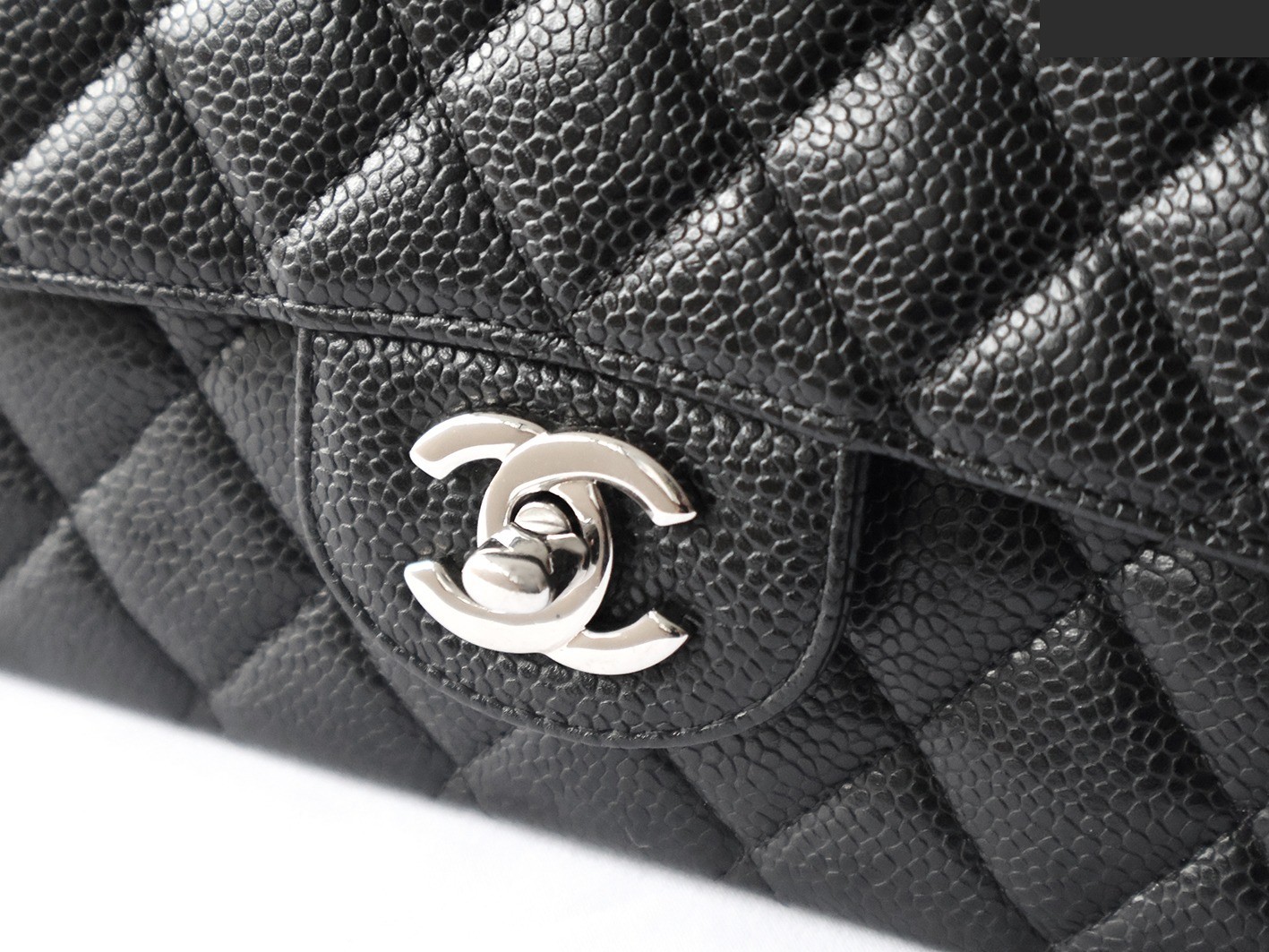 Caviar leather Matelassé 25 Double flap Double chain shoulder bag, black — view 8