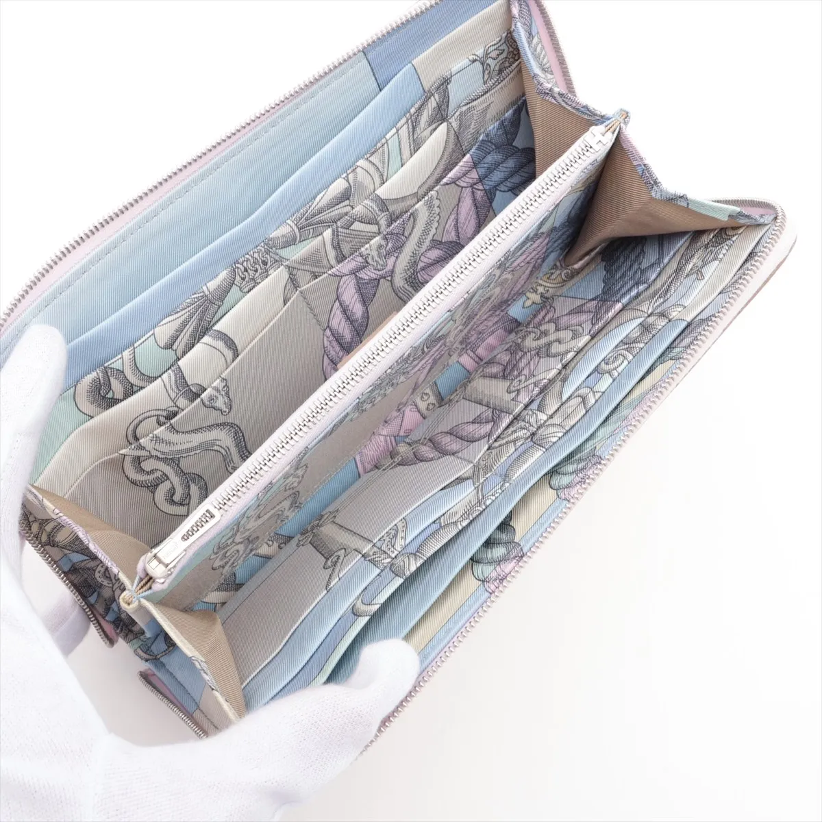 Azap Long Silk-in Vaux Epson Round Zip Wallet Mauve Sylvestre Silver Hardware W:2024 — view 3
