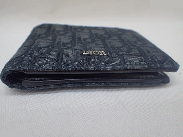 Other lines: Bags and Wallets — view 3