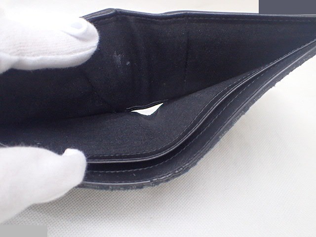 Other lines: Bags and Wallets — view 6