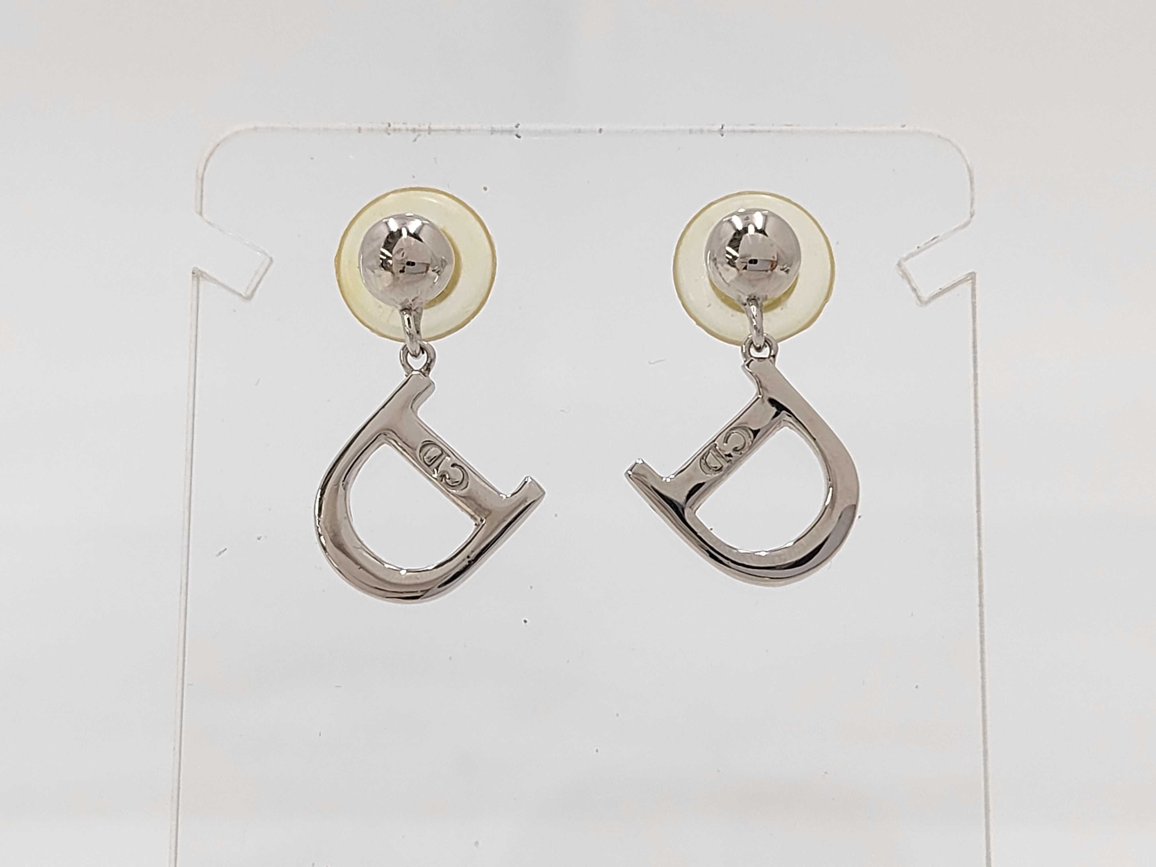 Swing Earrings / D Logo Earrings
