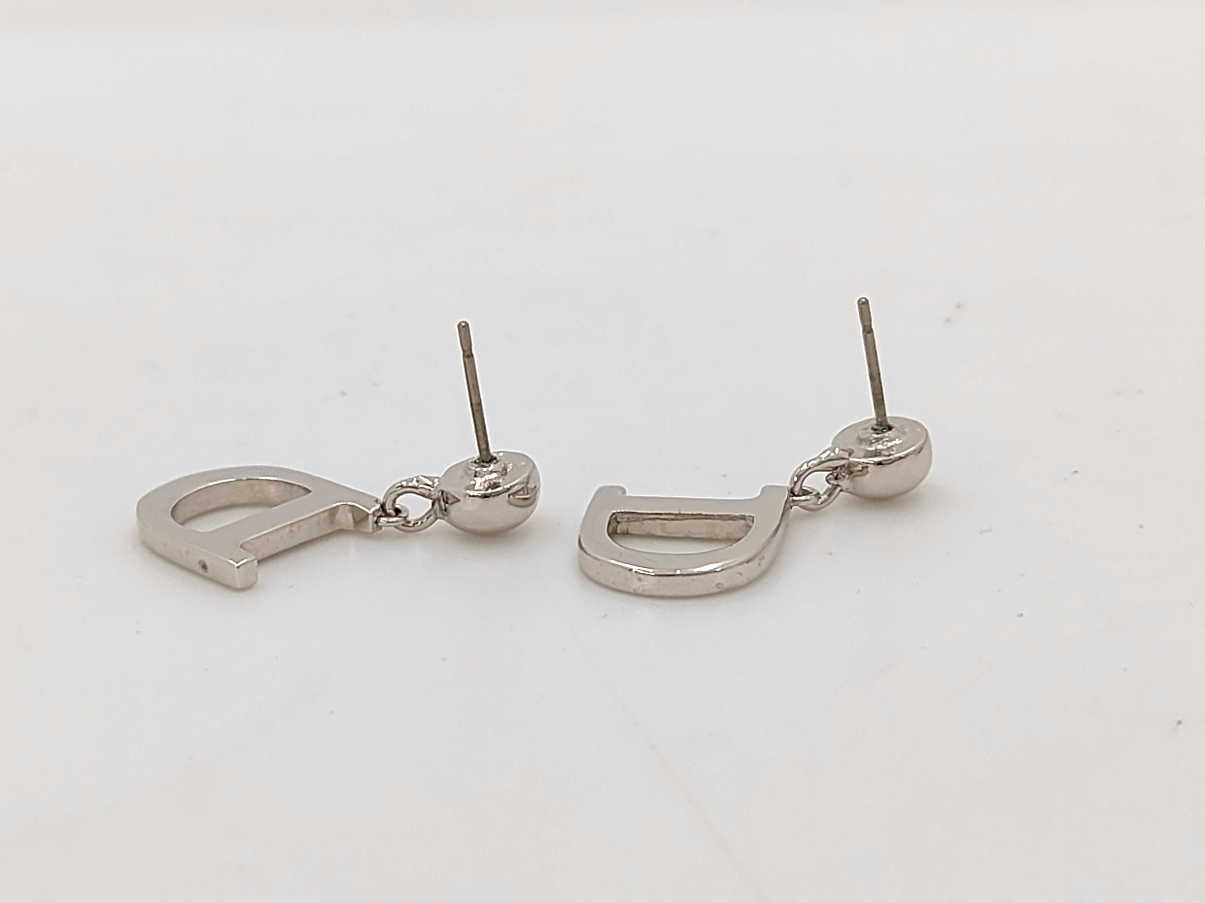 Swing Earrings / D Logo Earrings — view 3
