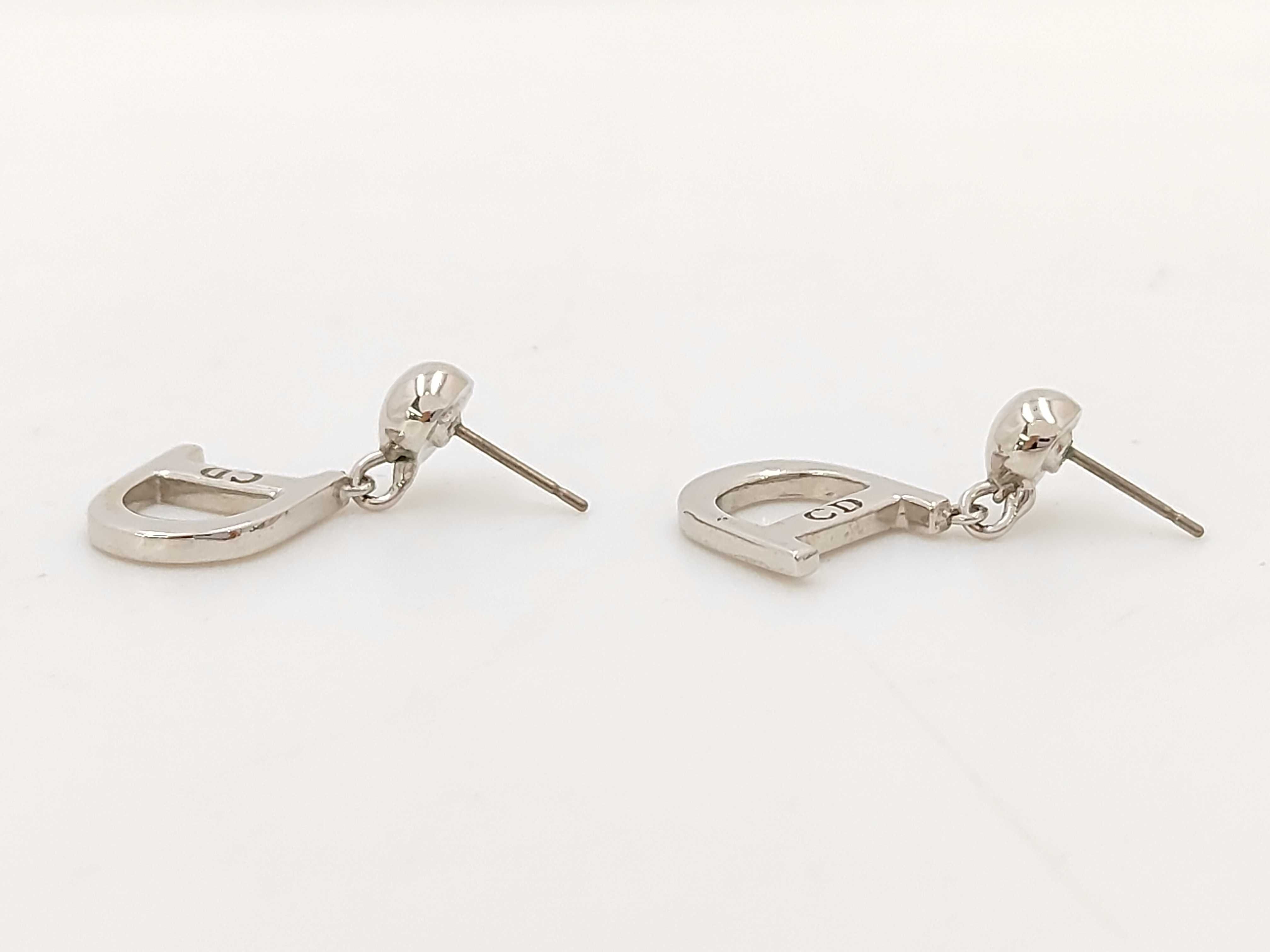 Swing Earrings / D Logo Earrings — view 4
