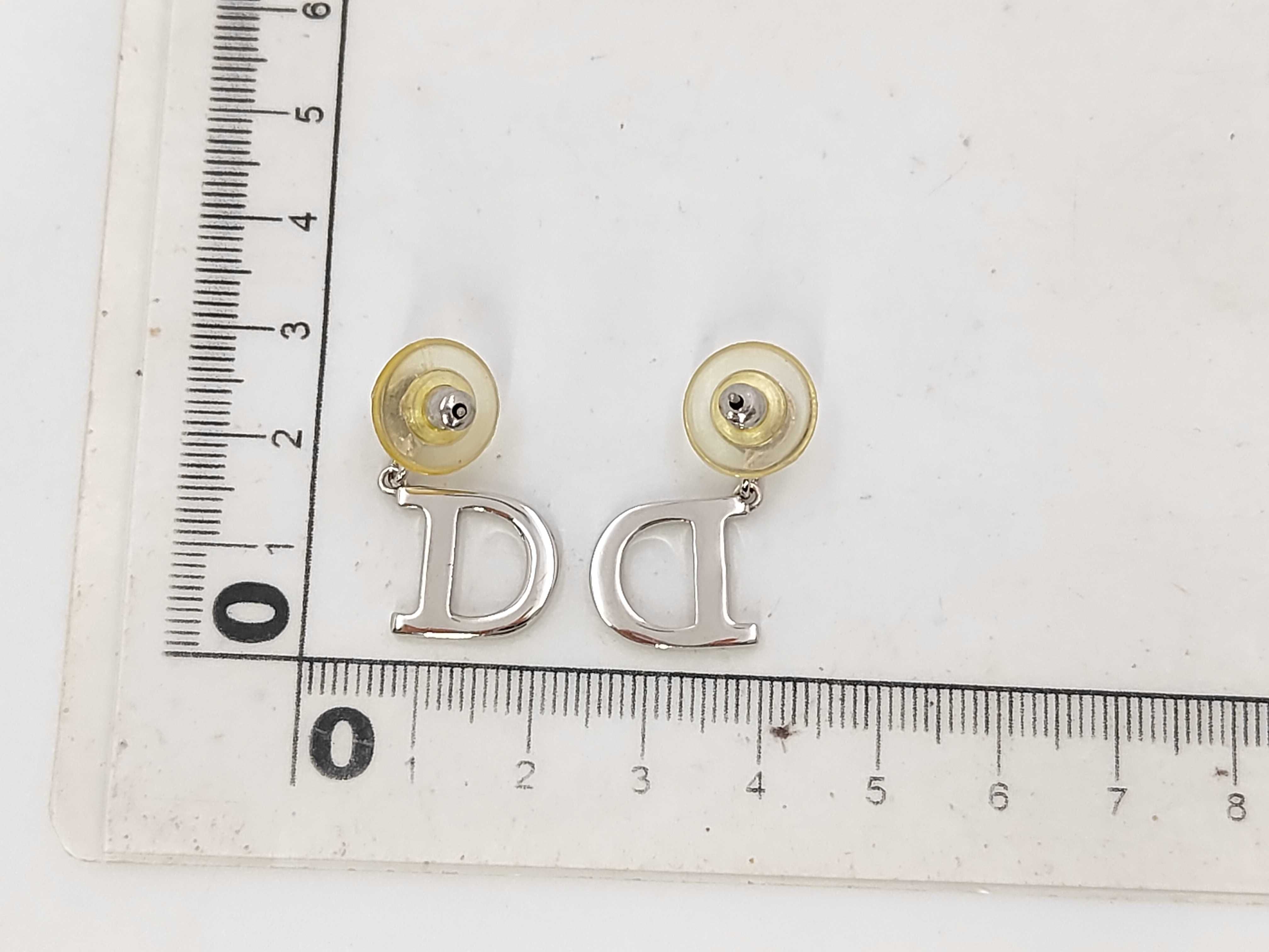 Swing Earrings / D Logo Earrings — view 7