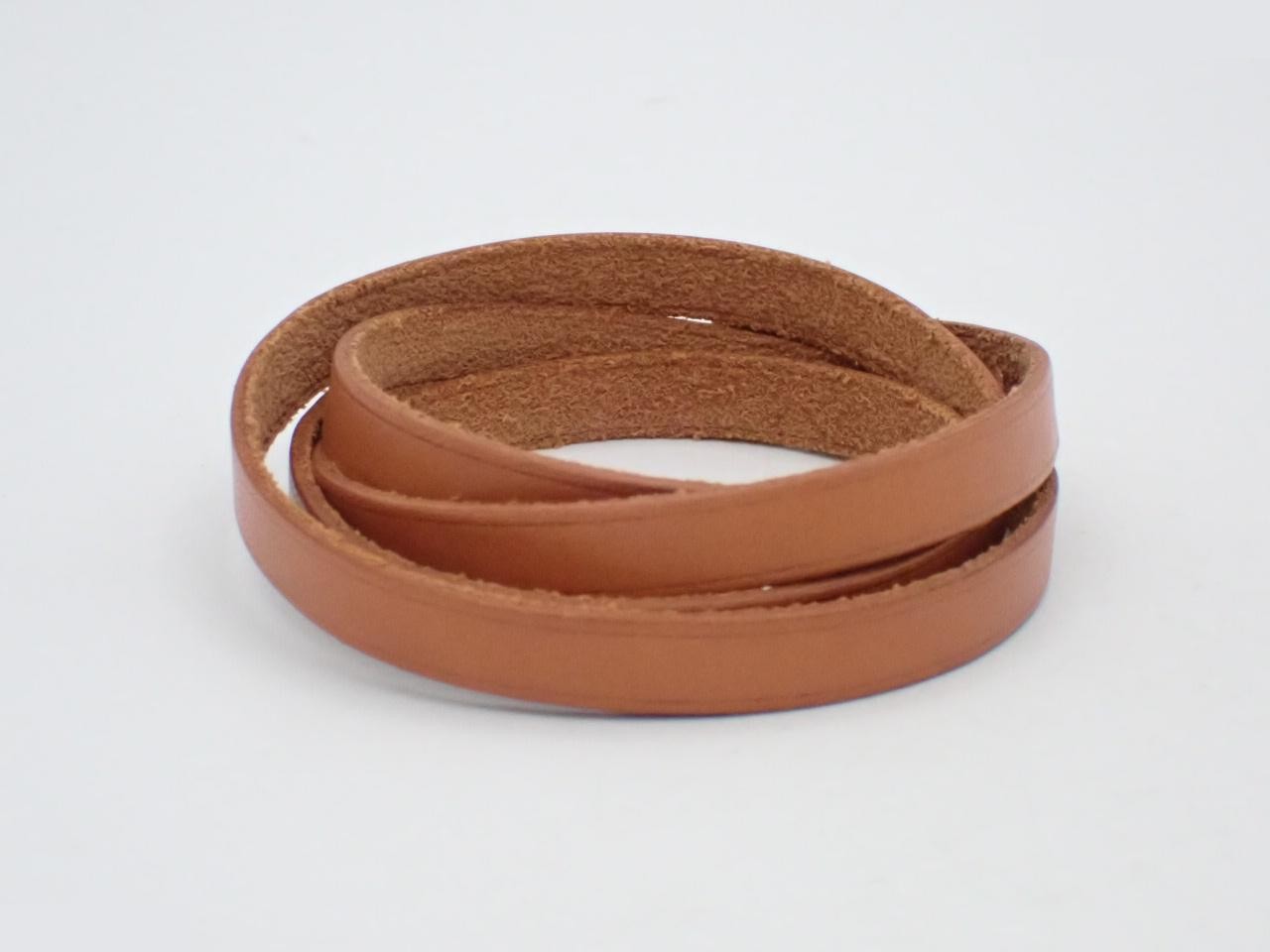 Bee Api bracelet, total length approximately 75 cm — view 2