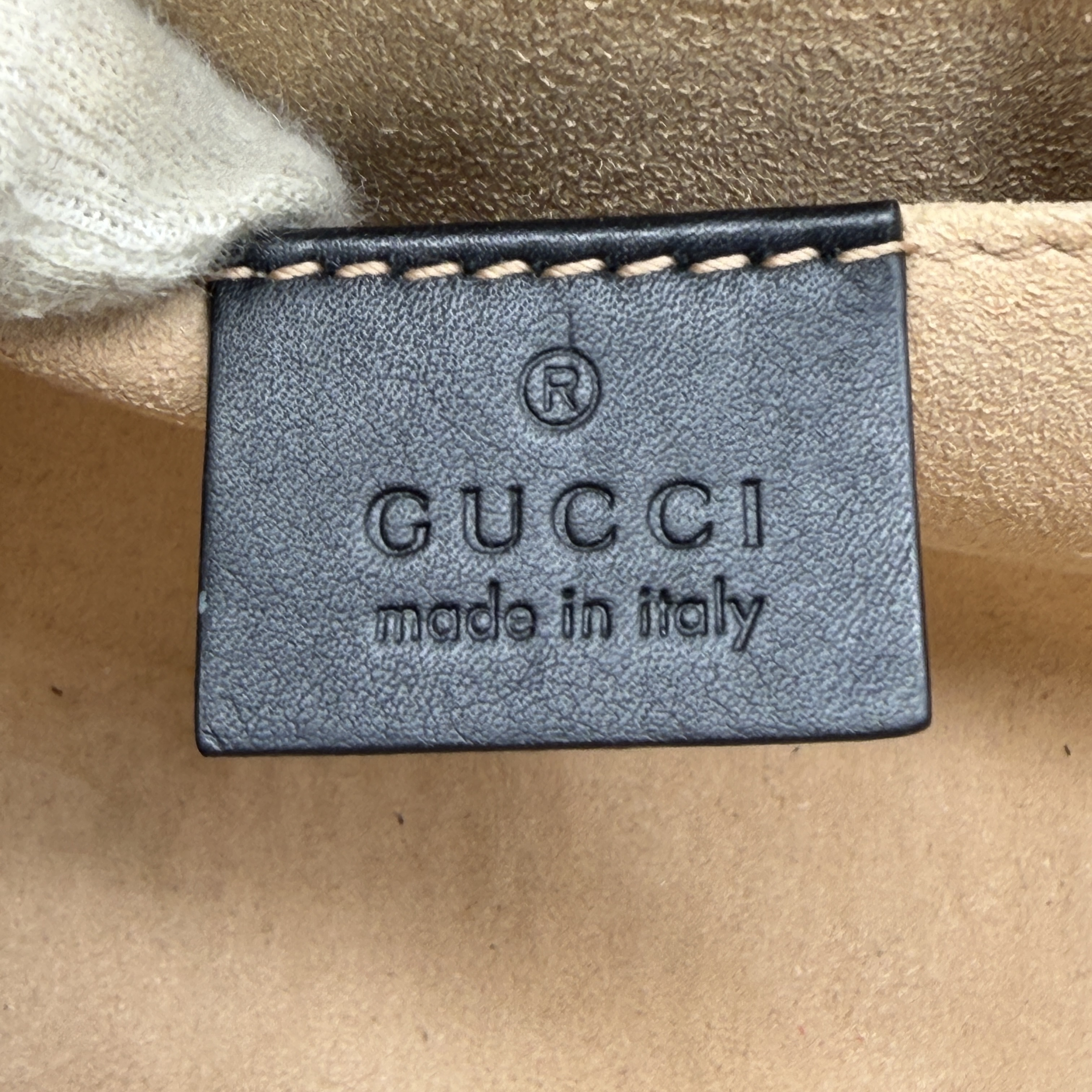 GG Supreme Bee Padlock Shoulder Bag — view 14