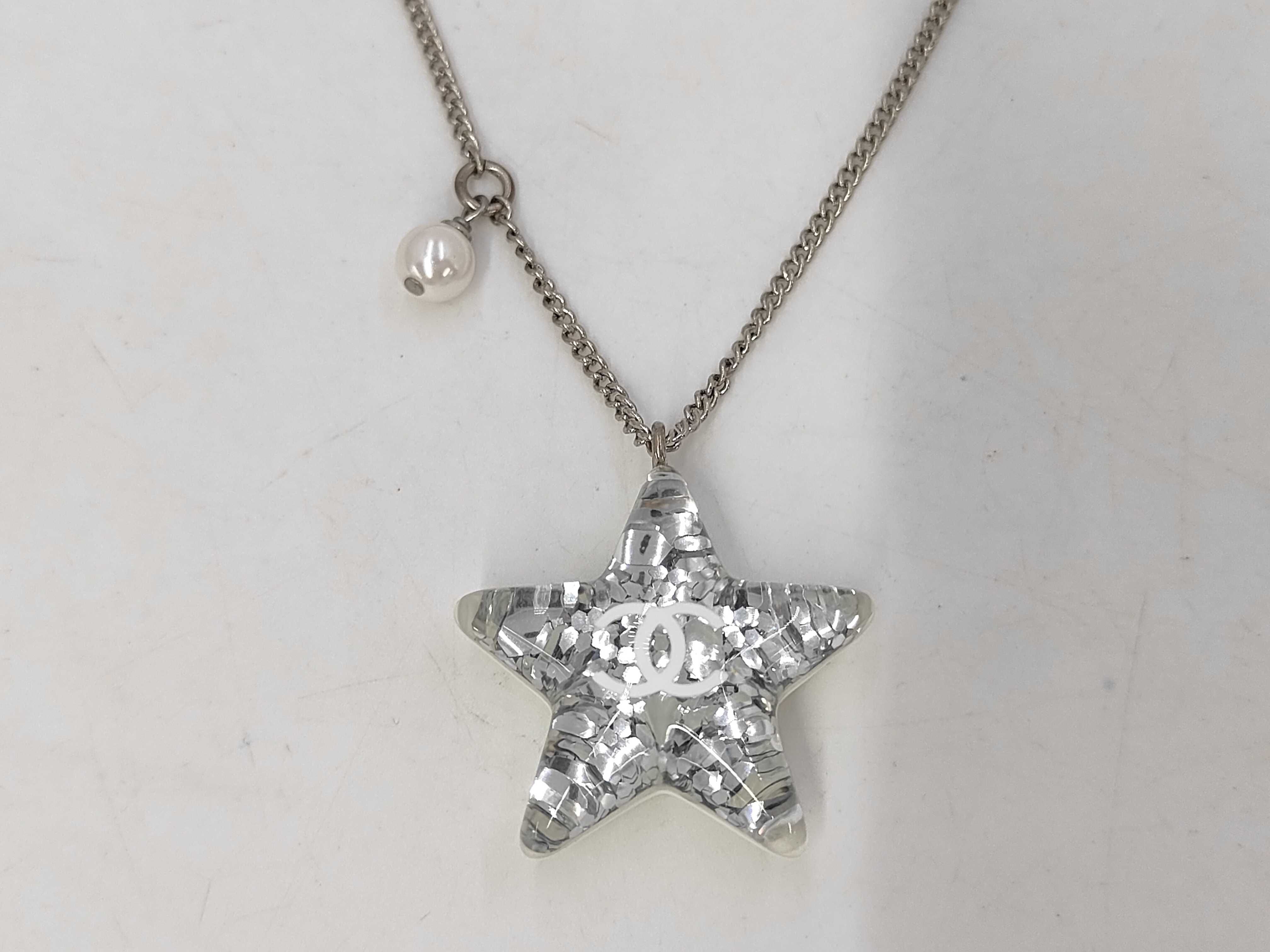 necklace — view 2