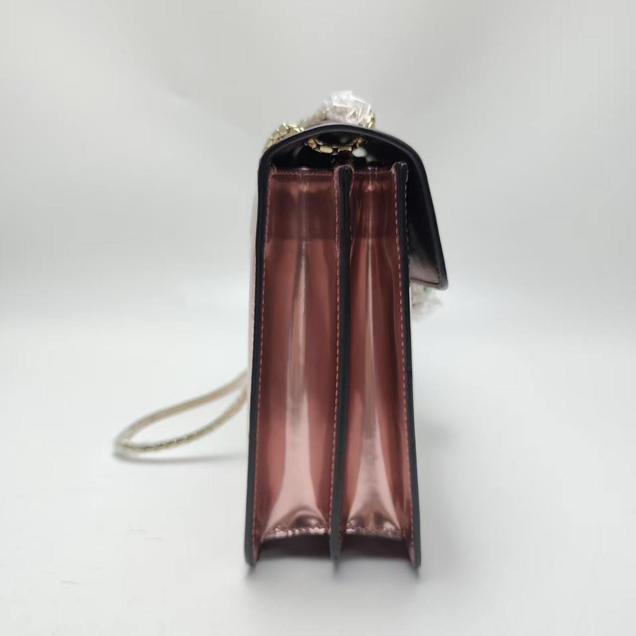 【*Shipped from: China*】BVLGARI Bulgari Serpenti Forever Patent Leather Shoulder Bag — view 4