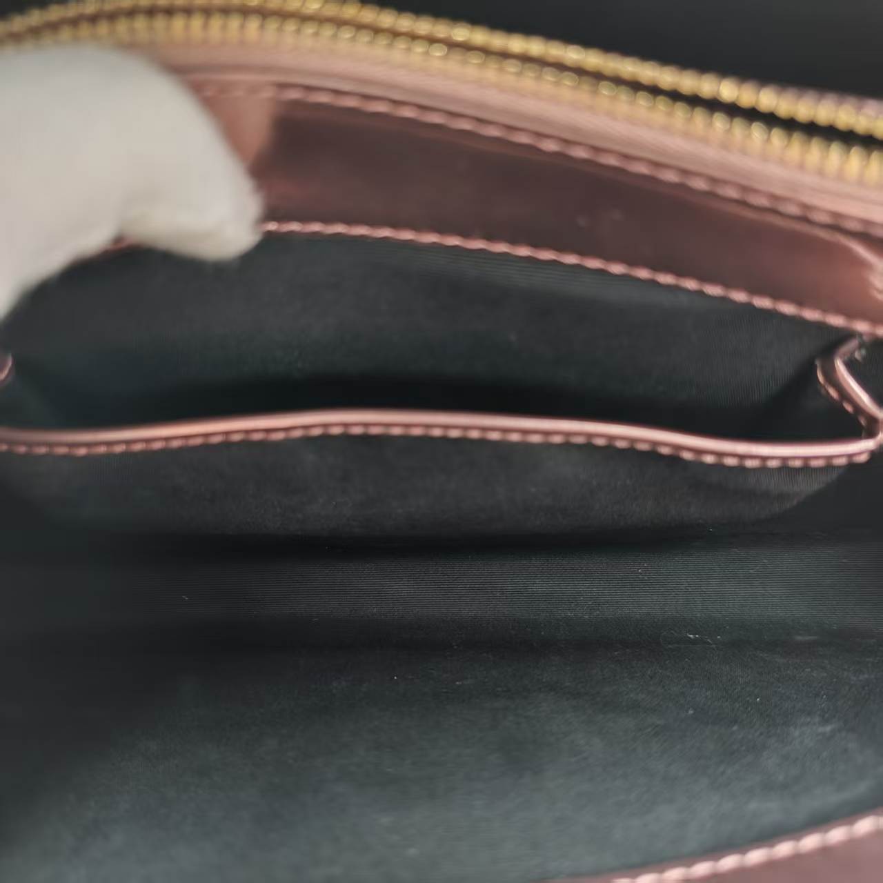 【*Shipped from: China*】BVLGARI Bulgari Serpenti Forever Patent Leather Shoulder Bag — view 9