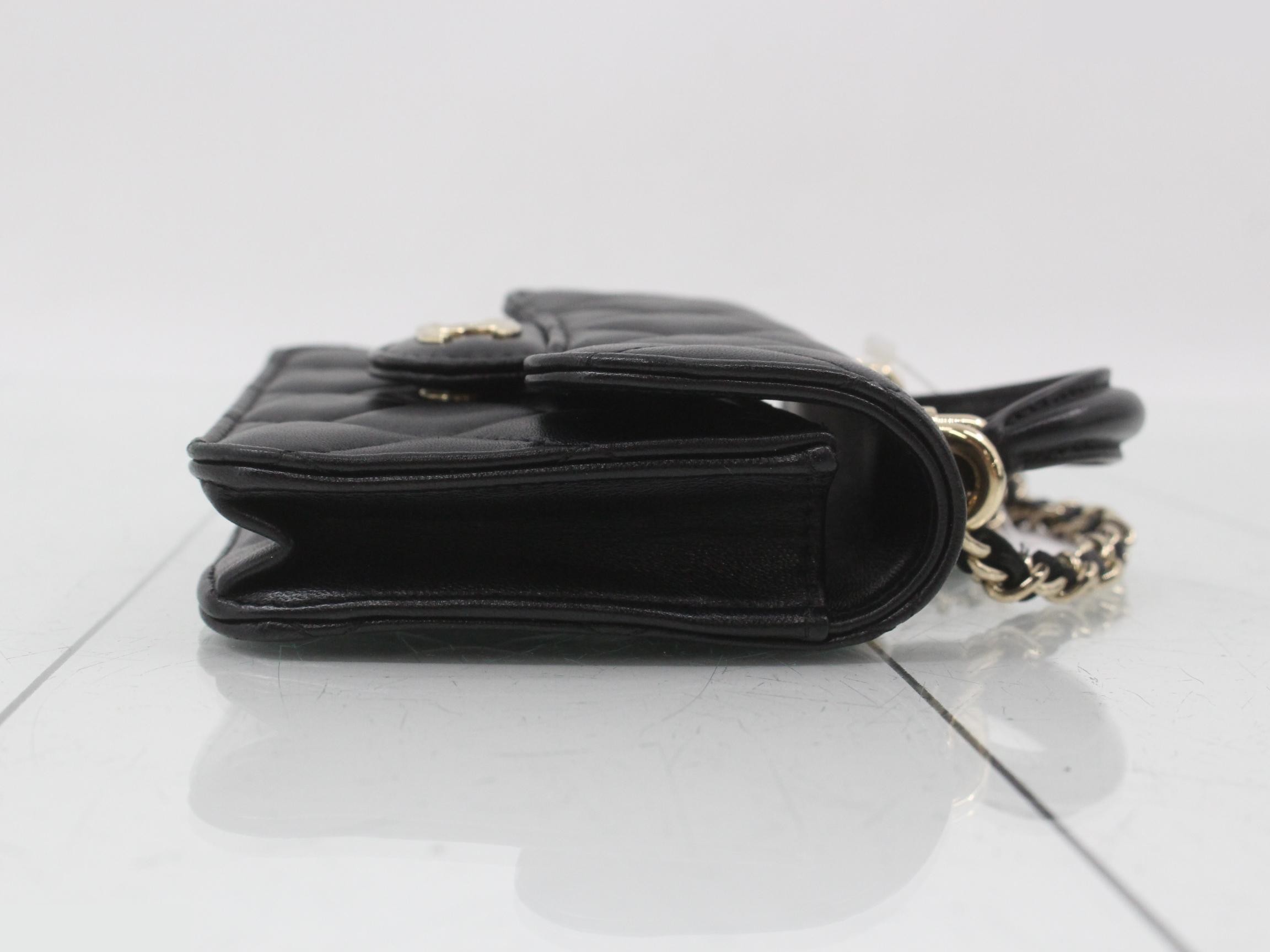 Matelassé chain shoulder bag, lambskin, black — view 3