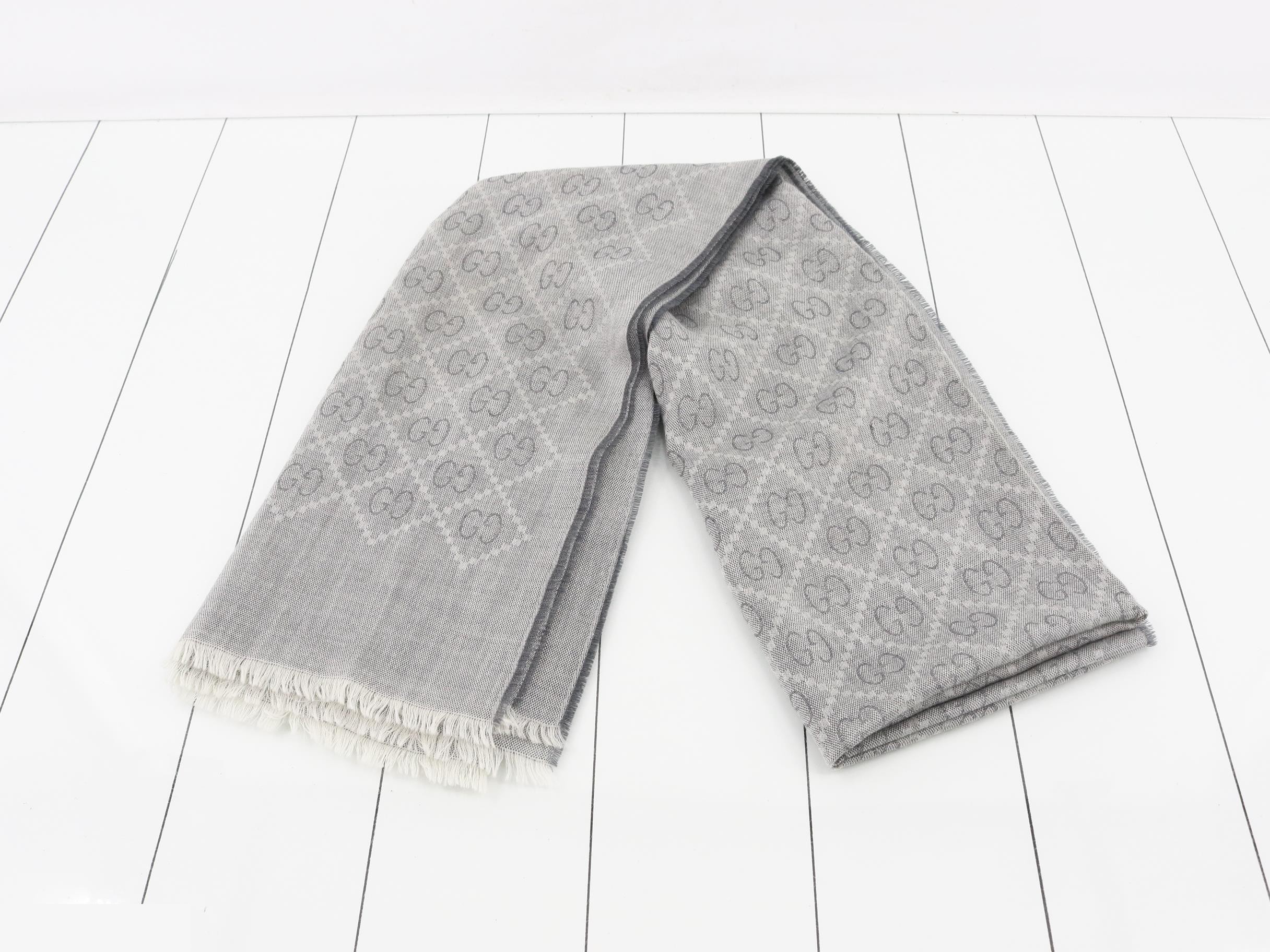scarf — view 3