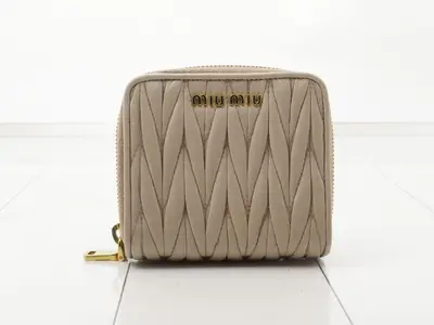 Matelassé (bags) and wallets