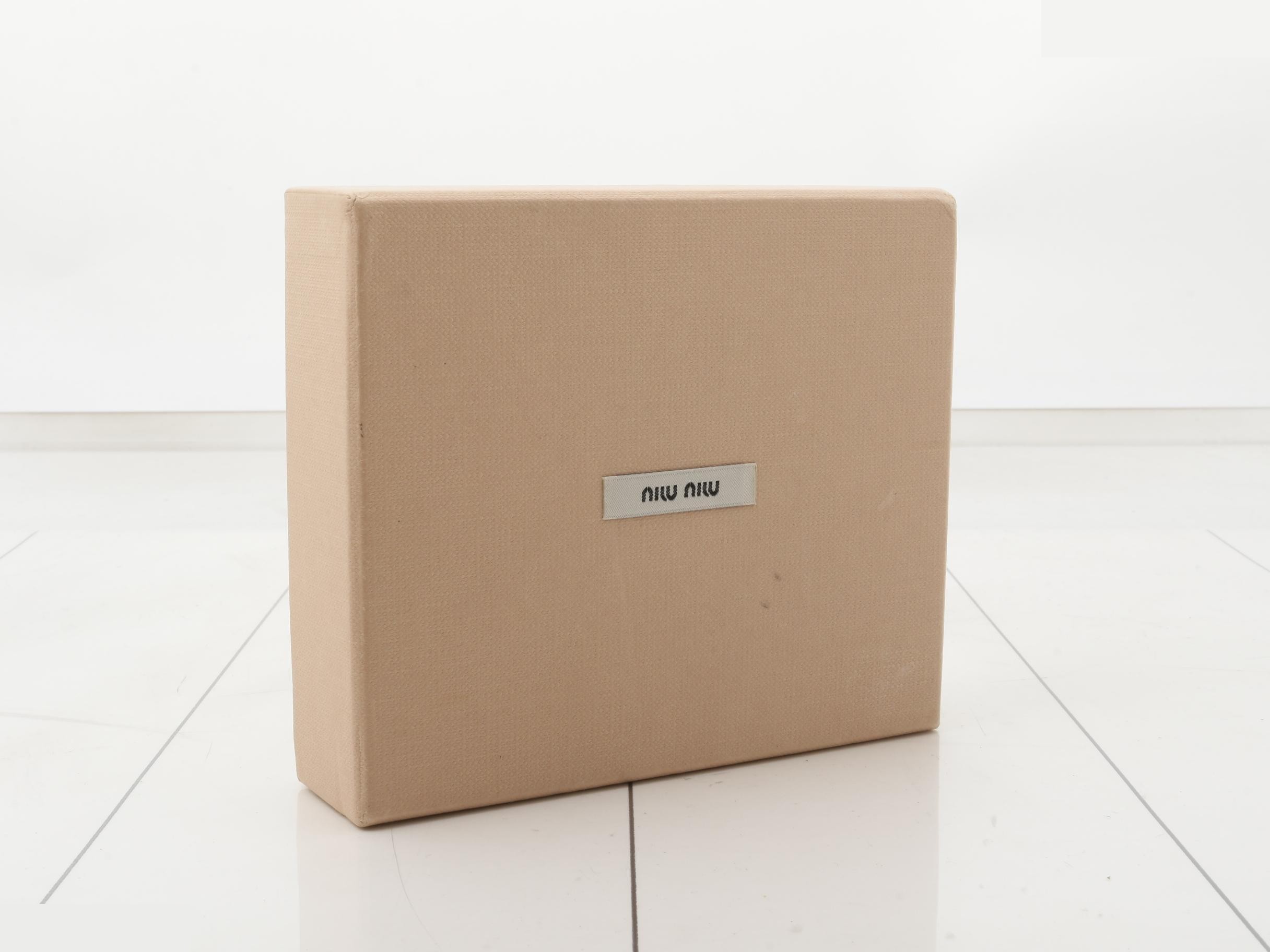 Matelassé (bags) and wallets — view 5